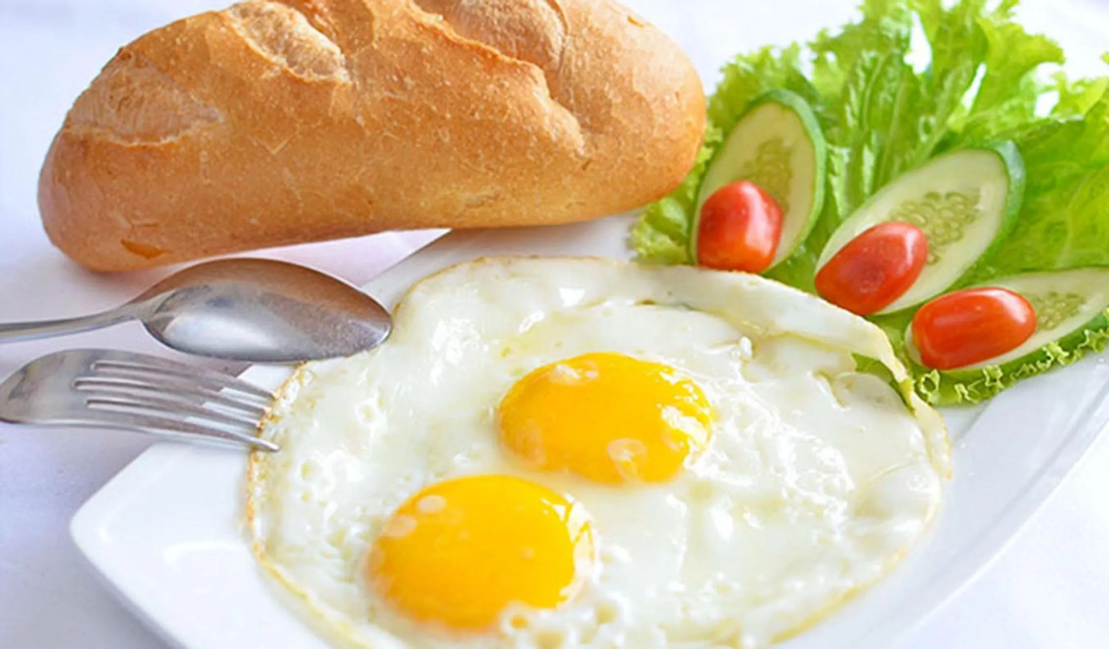 Food and drinks in Phuong Dong Hotel