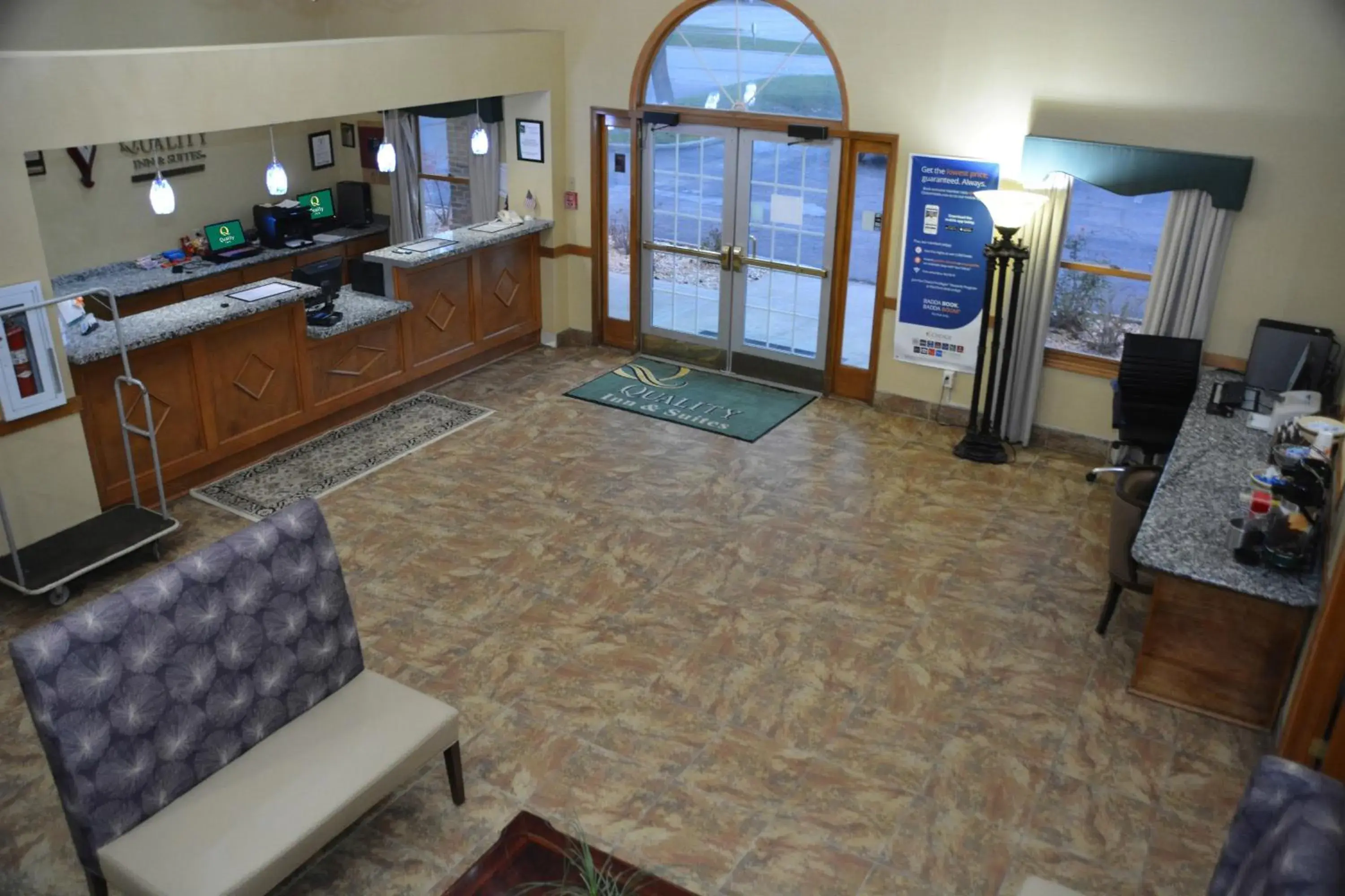 Communal lounge/ TV room, Lobby/Reception in Quality Inn & Suites