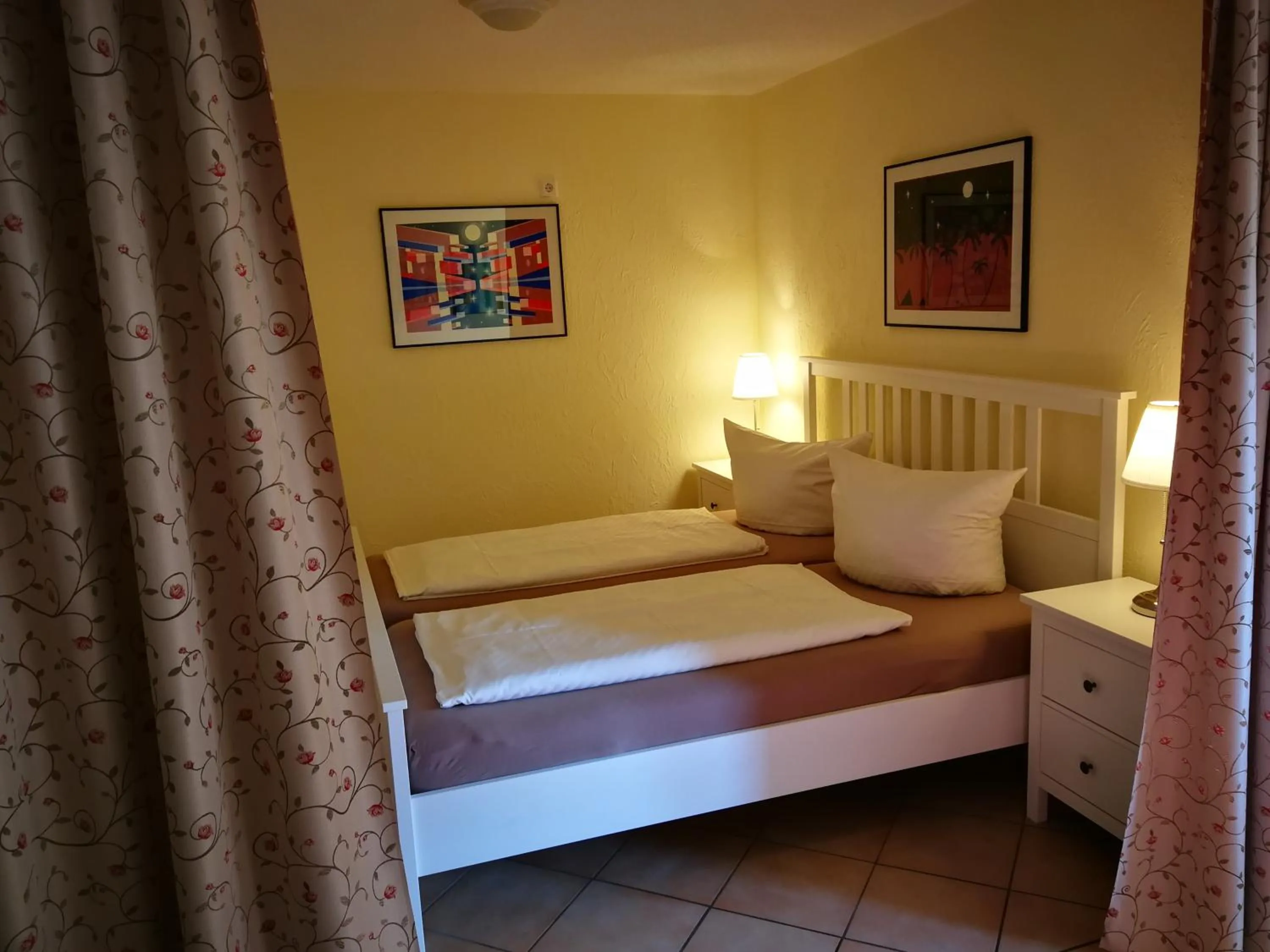 Photo of the whole room, Bed in Pension Sieg