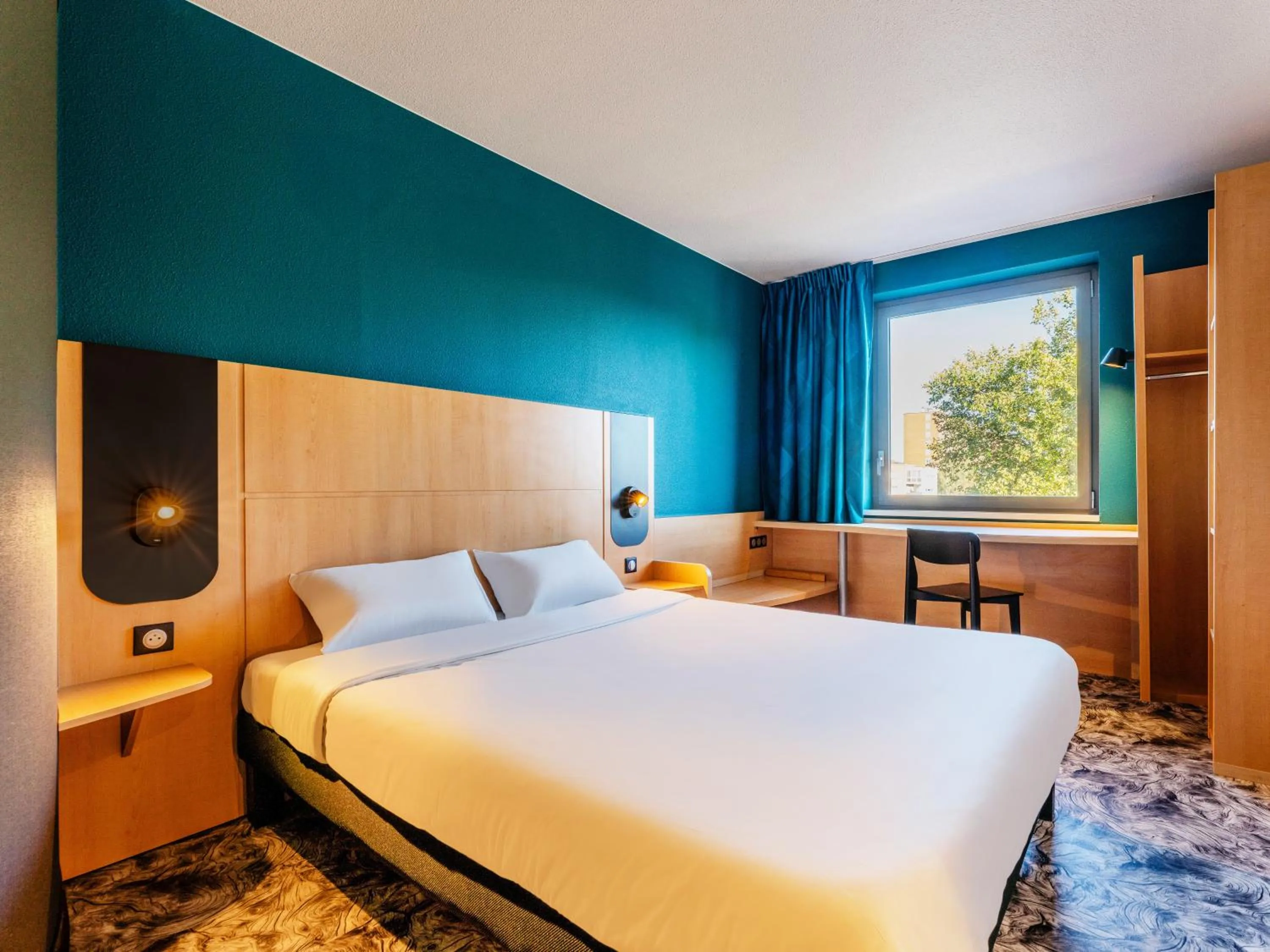 Bedroom, Bed in B&B HOTEL Maubeuge Gare