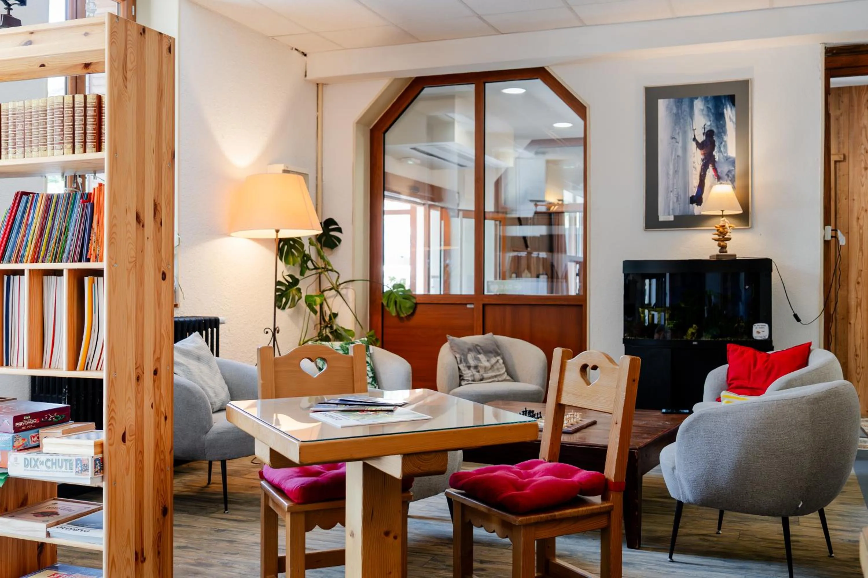 Library in Hotel Castillan