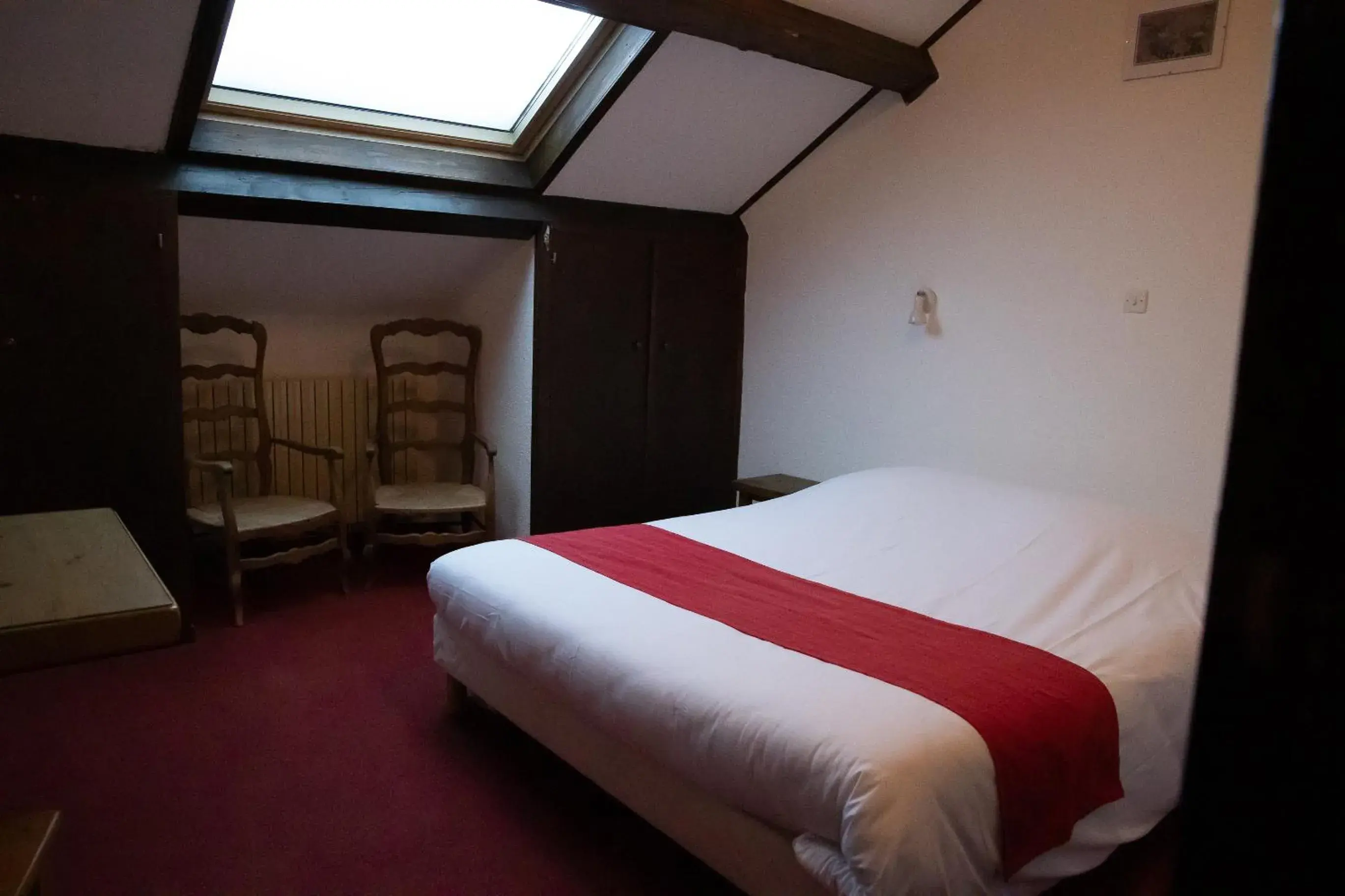 Single Room with Garden View in Hotel Castillan Single Room with Garden View in Hotel Castillan