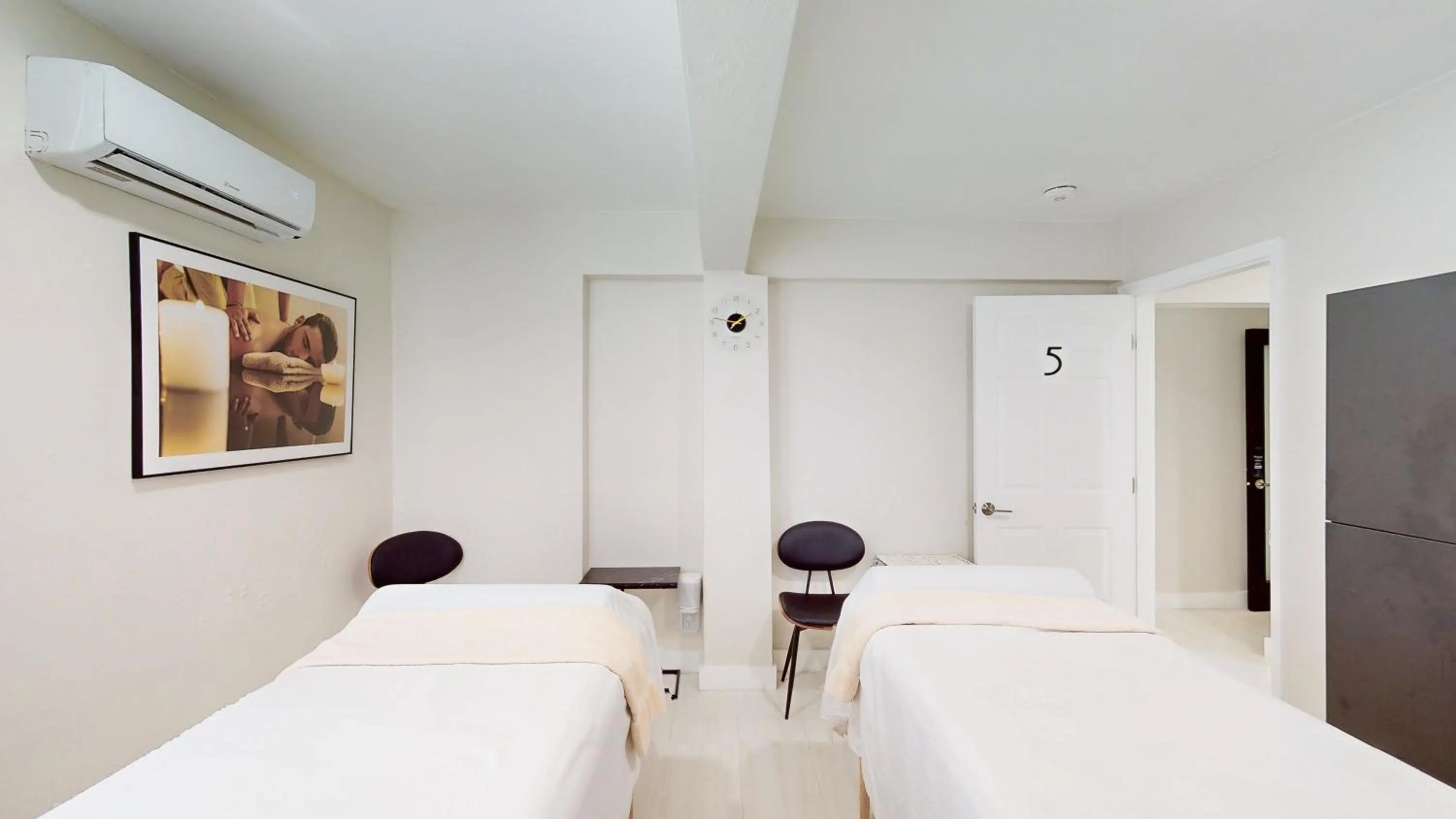 Spa and wellness centre/facilities, Bed in The Grand Resort and Spa & Worthington All Male