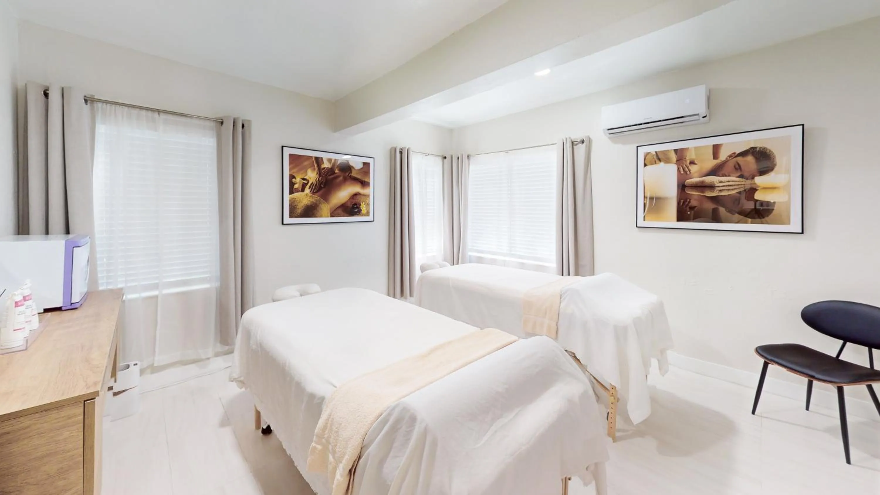 Spa and wellness centre/facilities, Bed in The Grand Resort and Spa & Worthington All Male