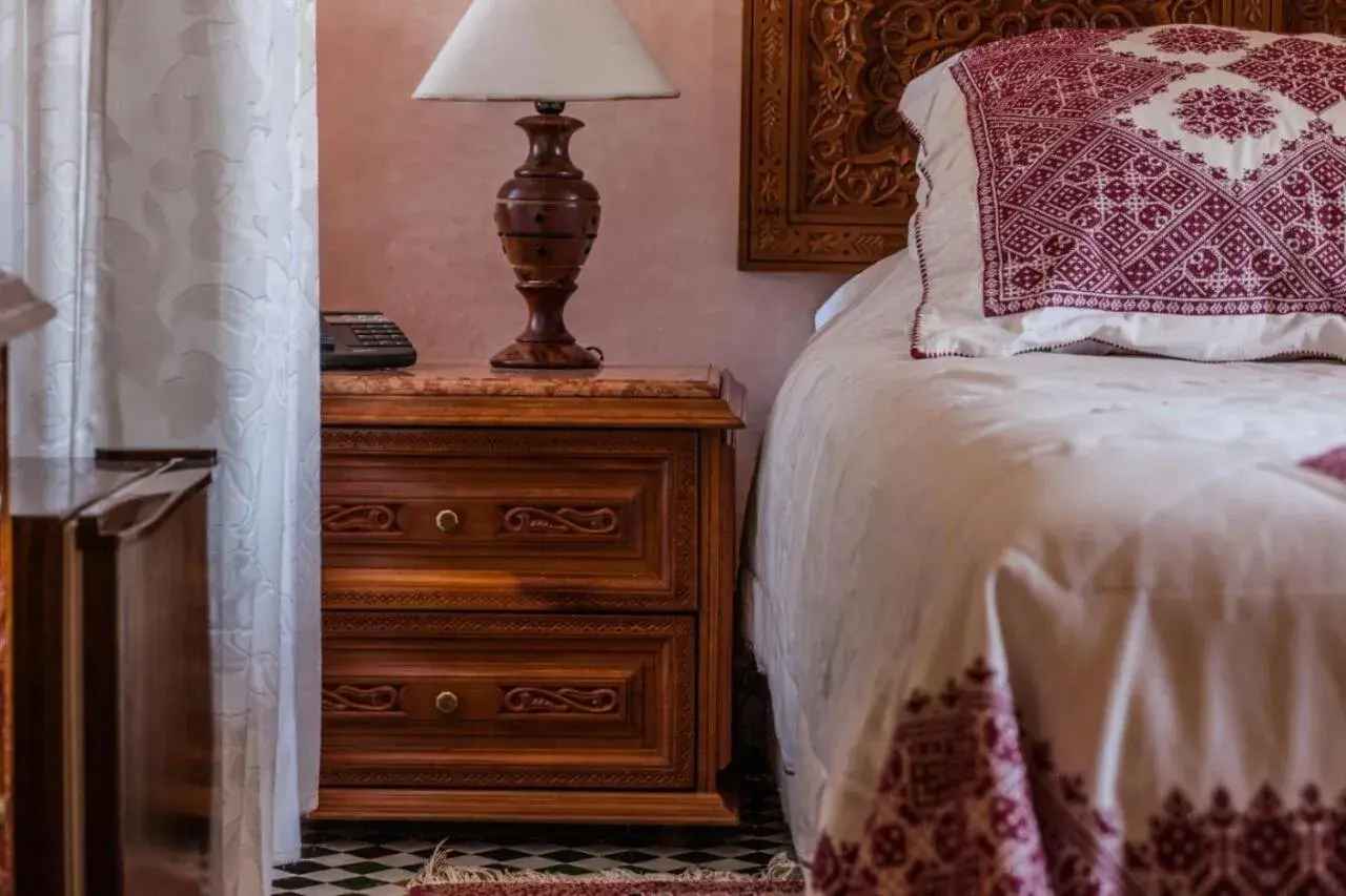 Saumon Double Room in Riad Alhambra Saumon Double Room in Riad Alhambra