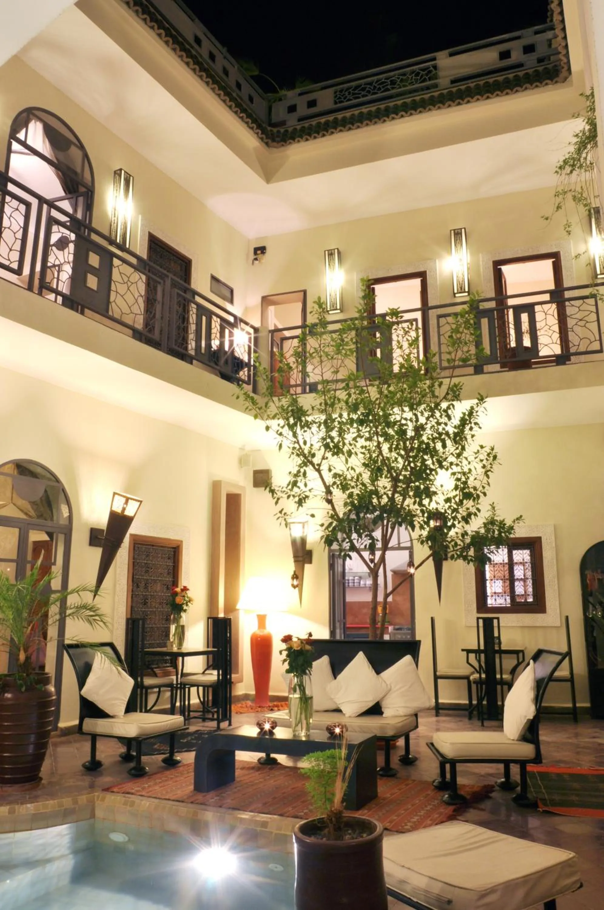 Lounge or bar in Riad Jardin Des Rêves