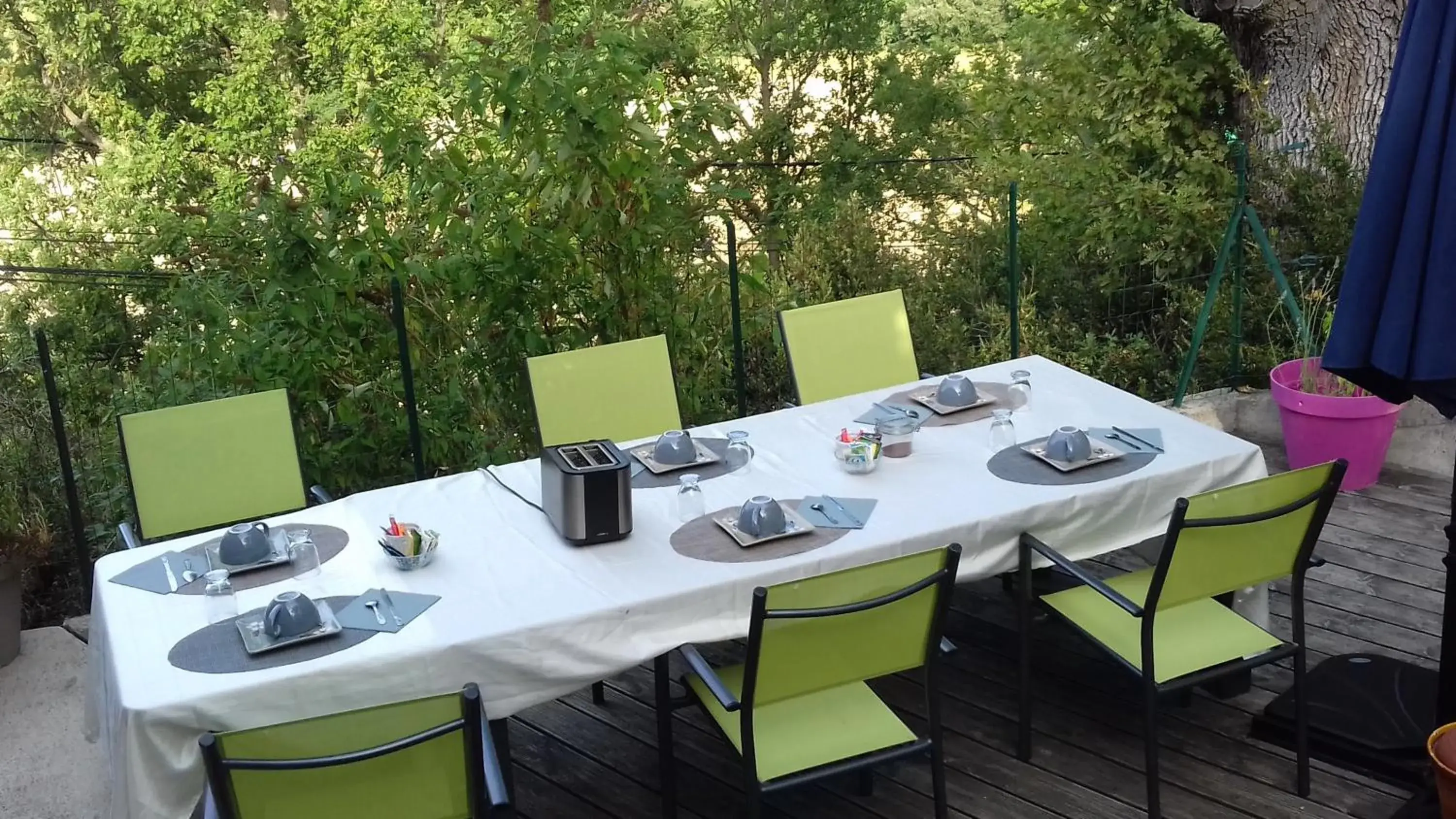 Deluxe Double Room with Extra Bed in La Bouillarde Deluxe Double Room with Extra Bed in La Bouillarde