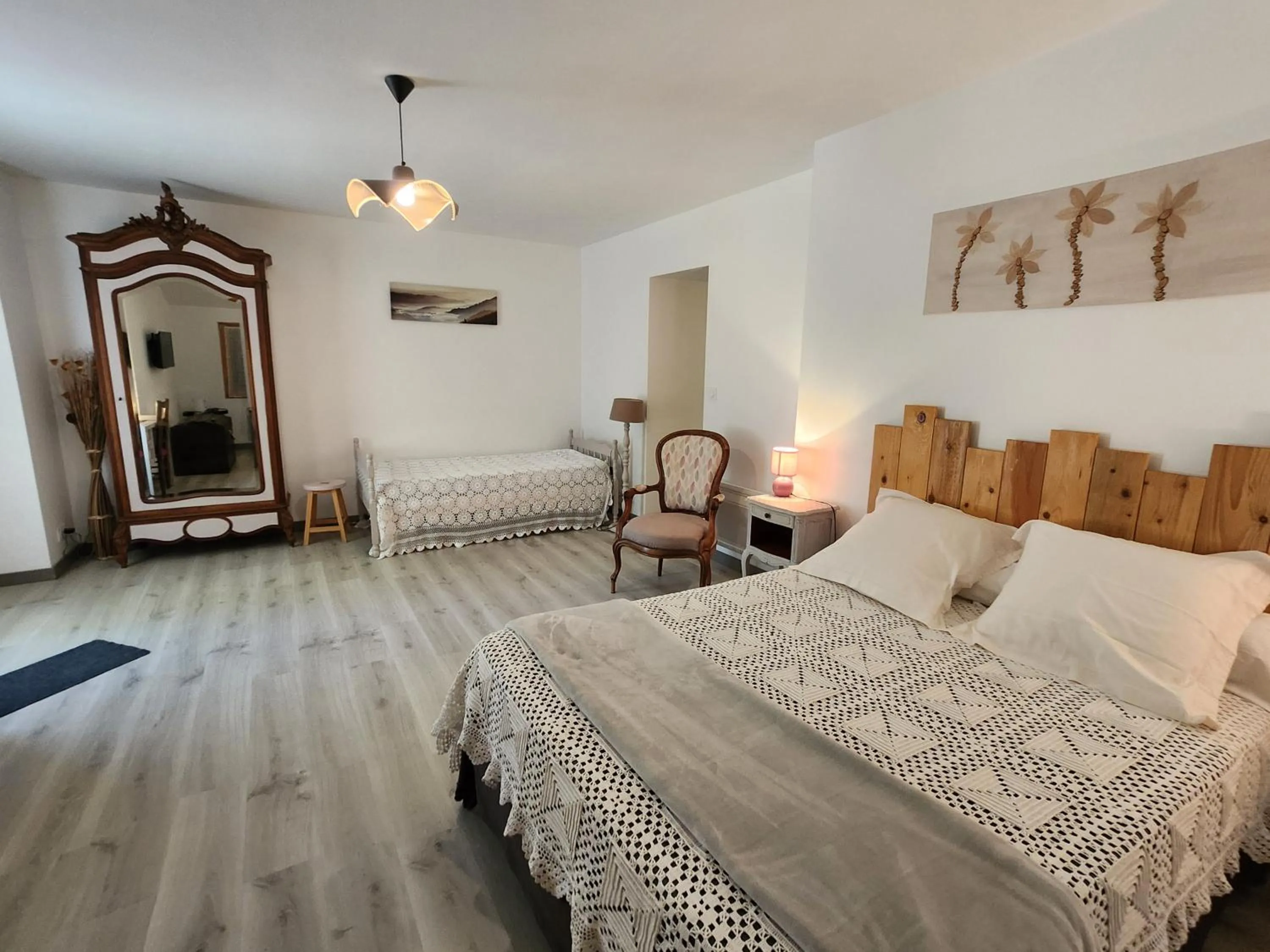 Photo of the whole room, Bed in La Bouillarde