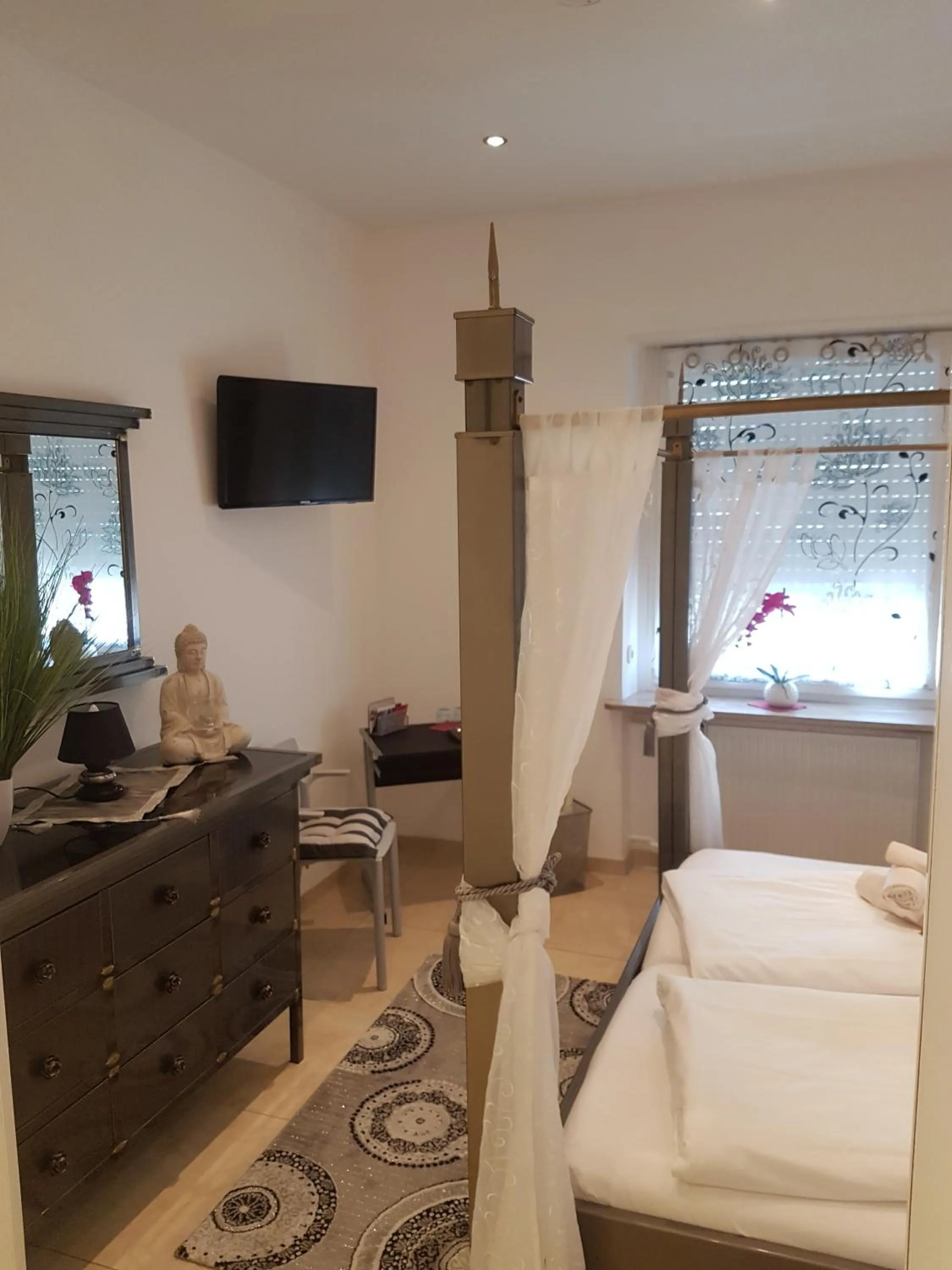 Bed in Hotel Schweizer Stubb