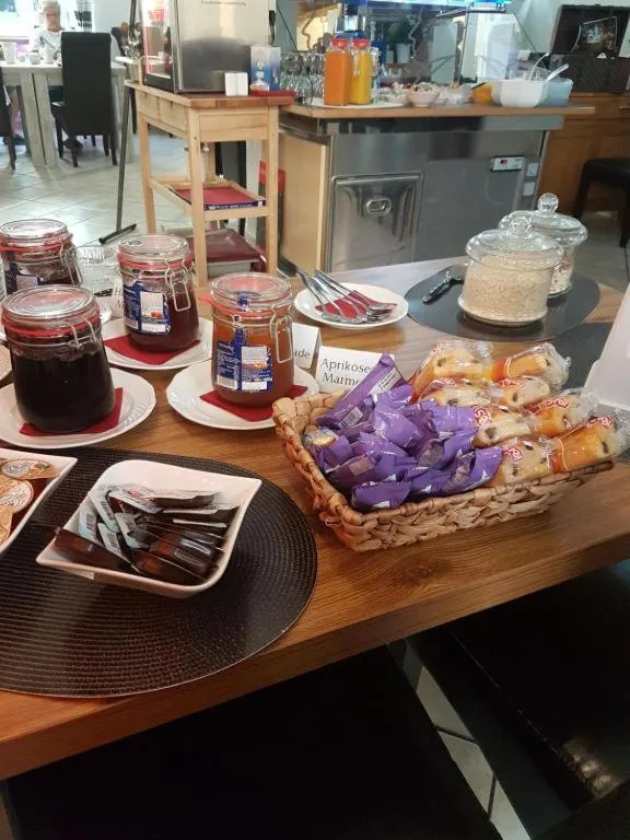 Breakfast in Hotel Schweizer Stubb