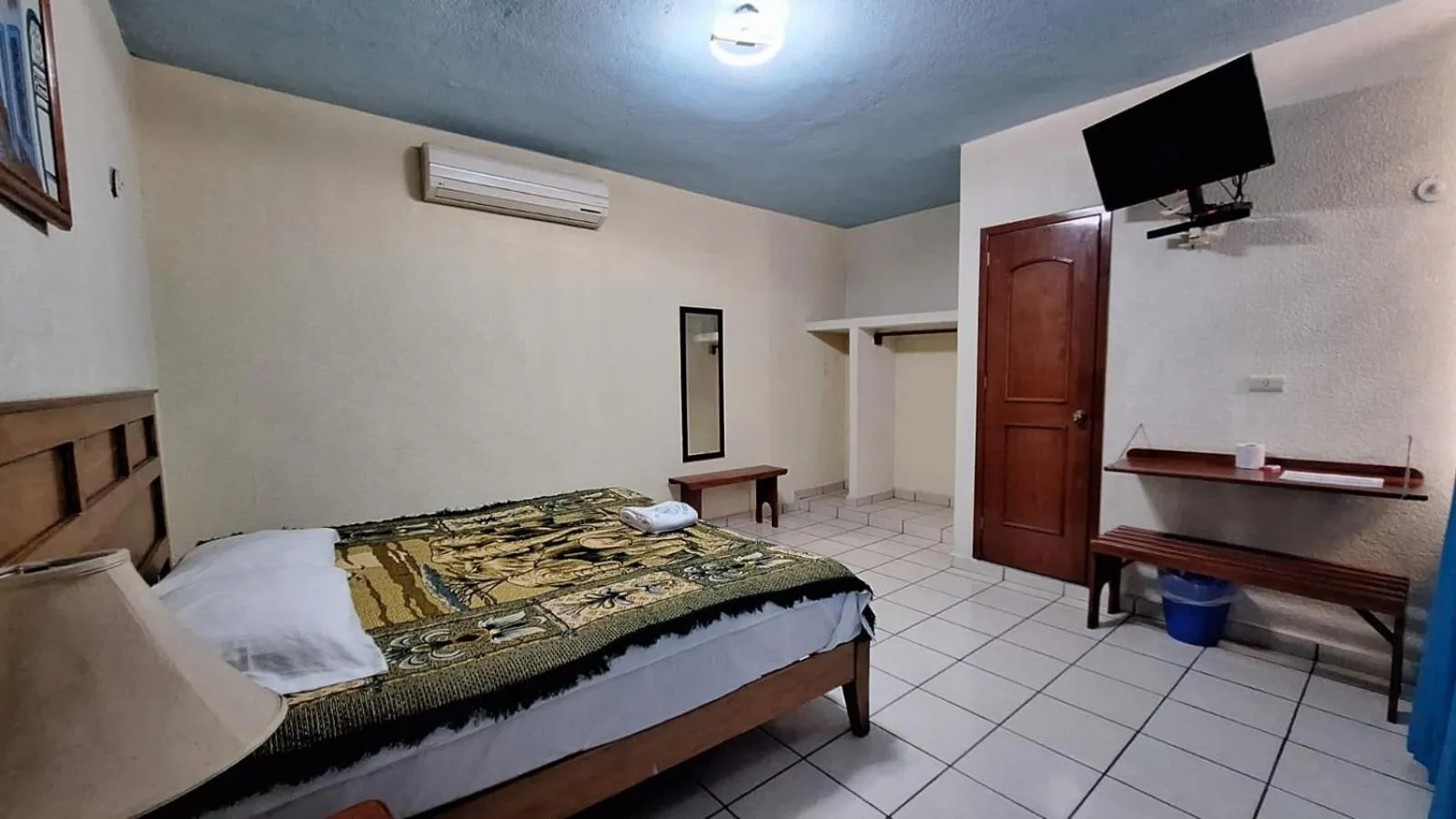 Bed in HOTEL CARMELITAS 42