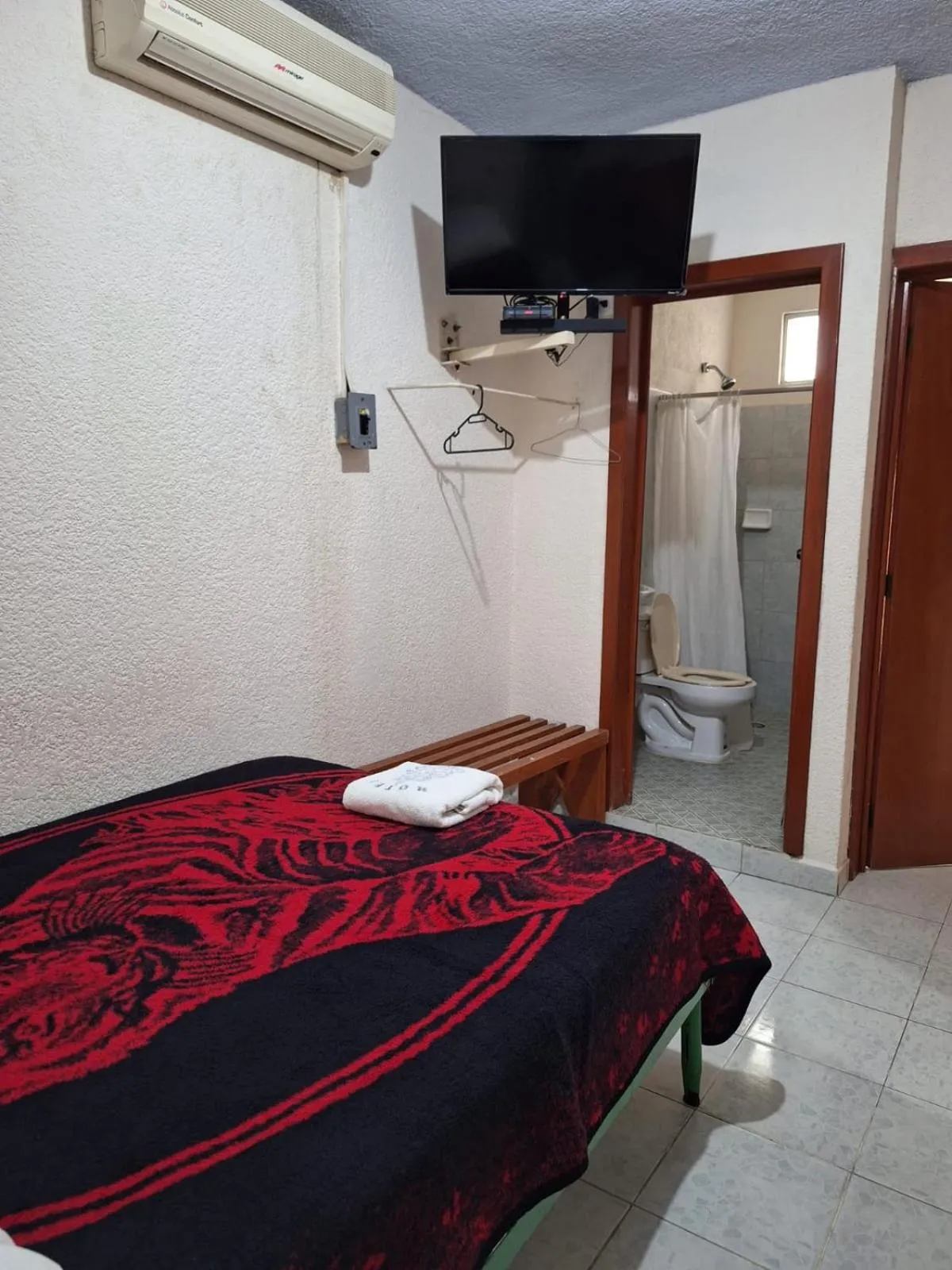 Bed in HOTEL CARMELITAS 42