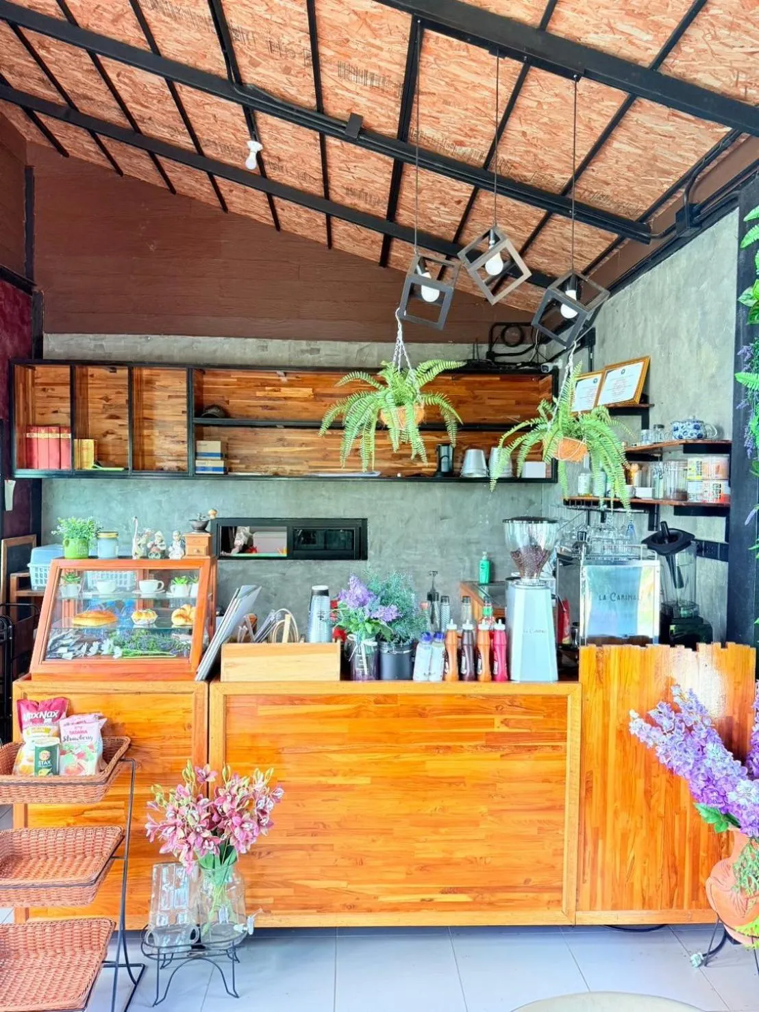 Food and drinks in Baan Suan Hill Resort