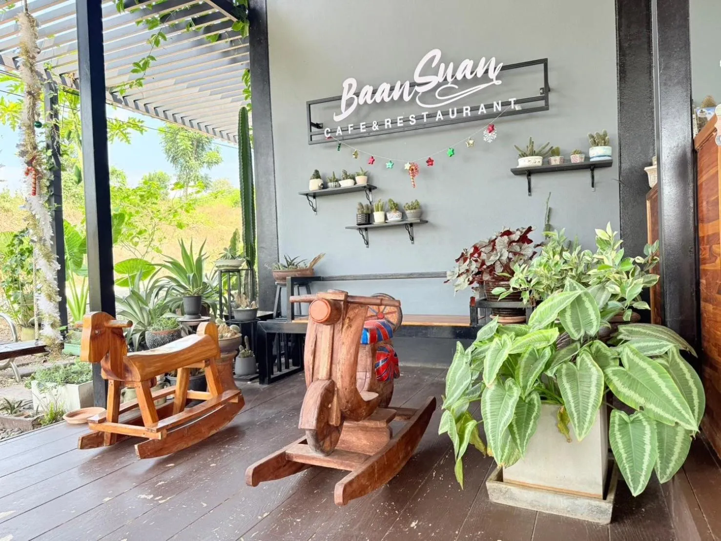 Seating area in Baan Suan Hill Resort