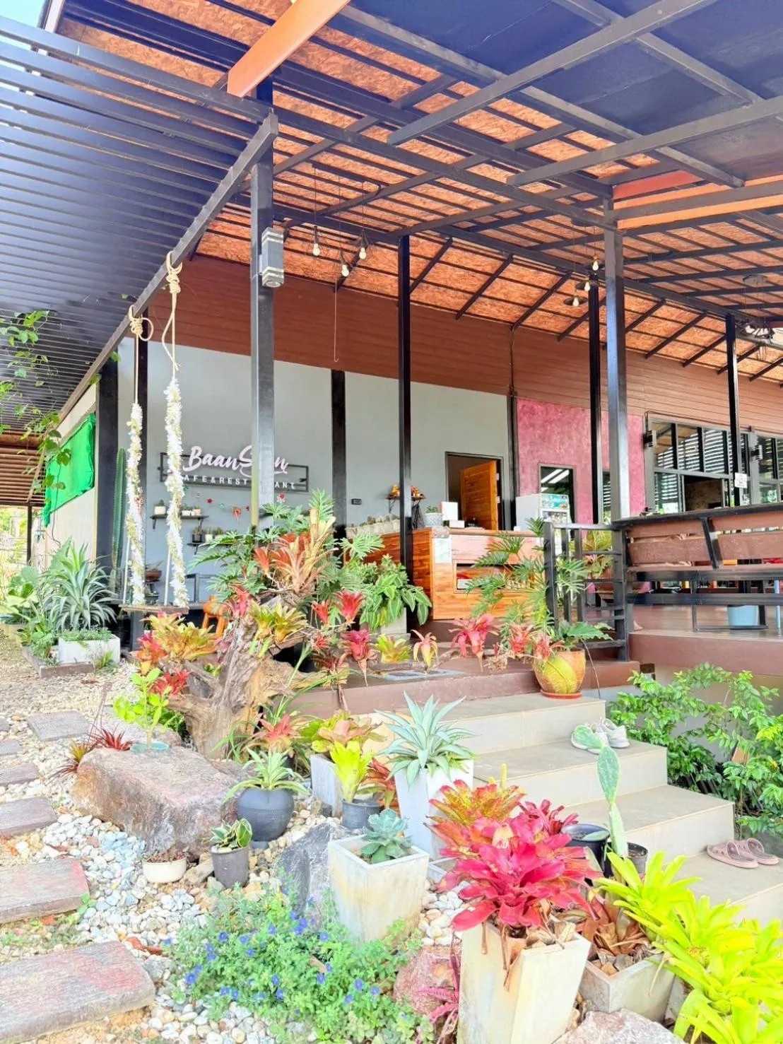 Garden in Baan Suan Hill Resort