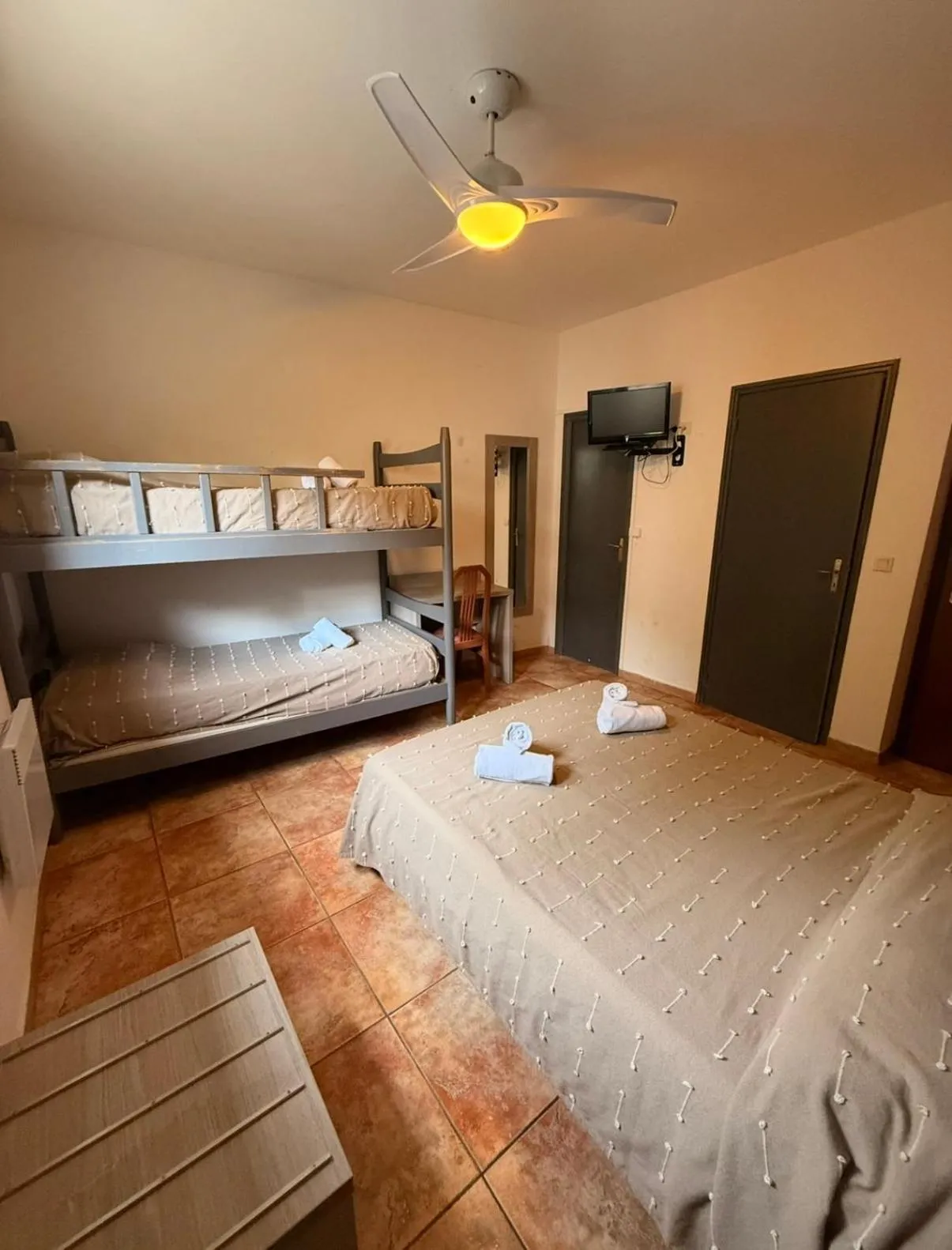 Bedroom, Bed in Hôtel - Pub Le Petit Bosquet