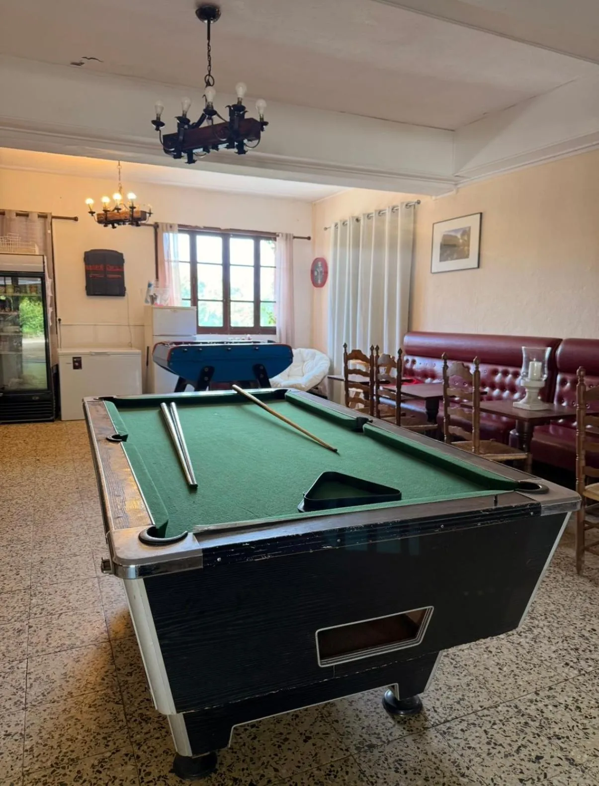 Game Room in Hôtel - Pub Le Petit Bosquet