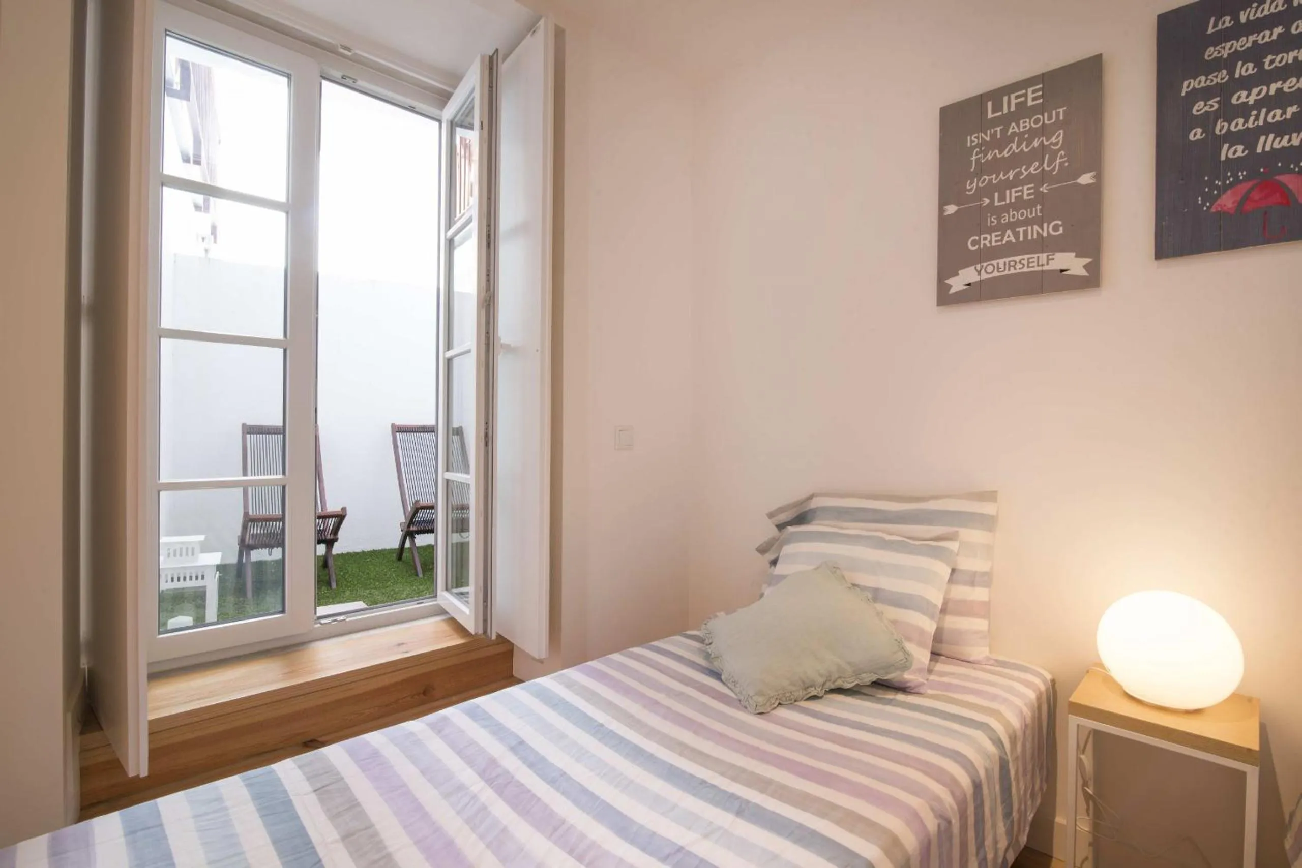 Other, Bed in Alfama Premium by Homing