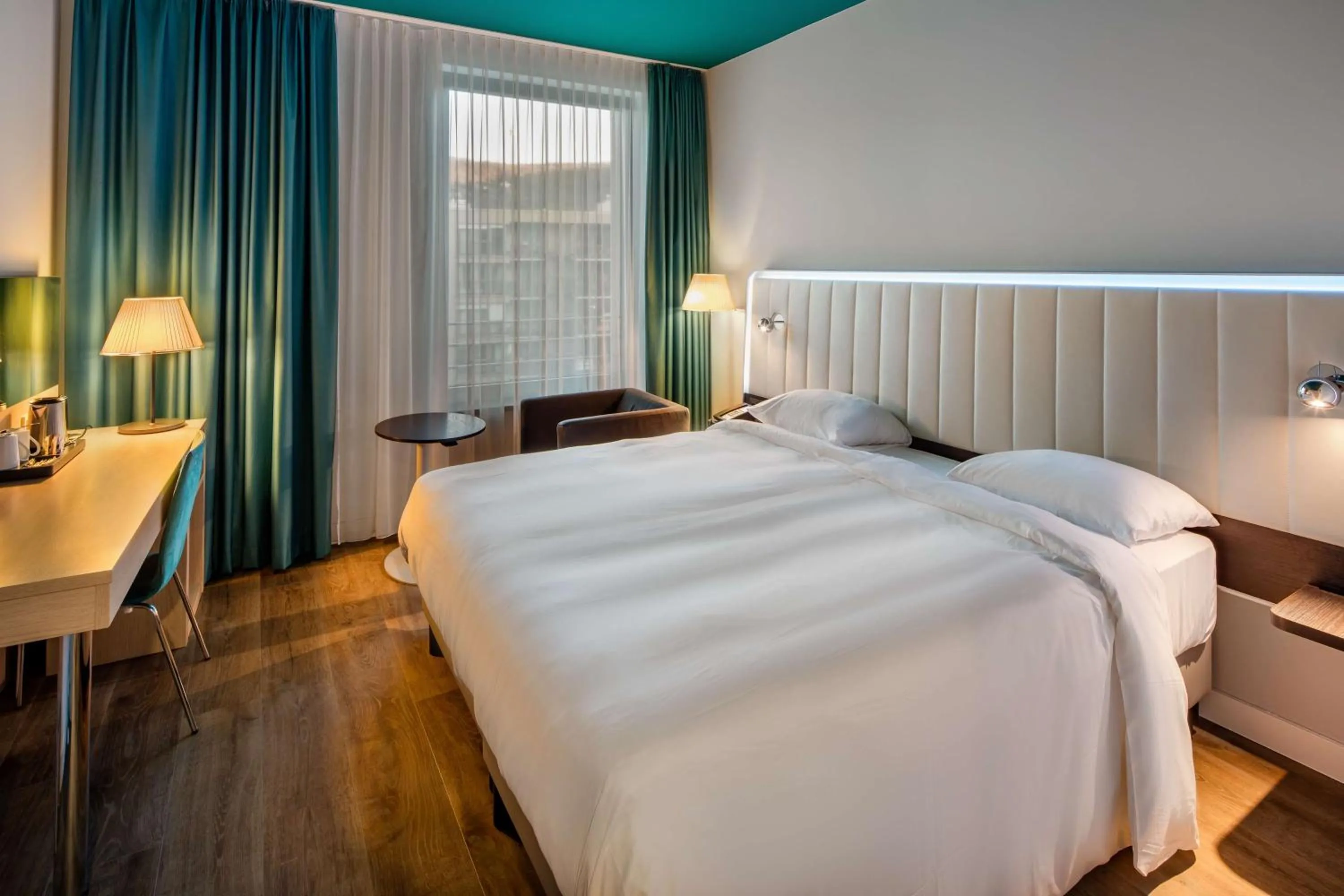 Photo of the whole room, Bed in Park Inn by Radisson Stuttgart