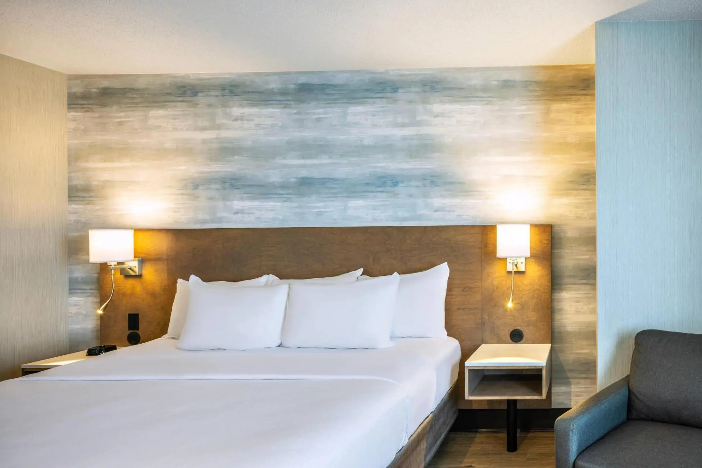 Bedroom, Bed in Quality Inn & Suites Bedroom, Bed in Quality Inn & Suites