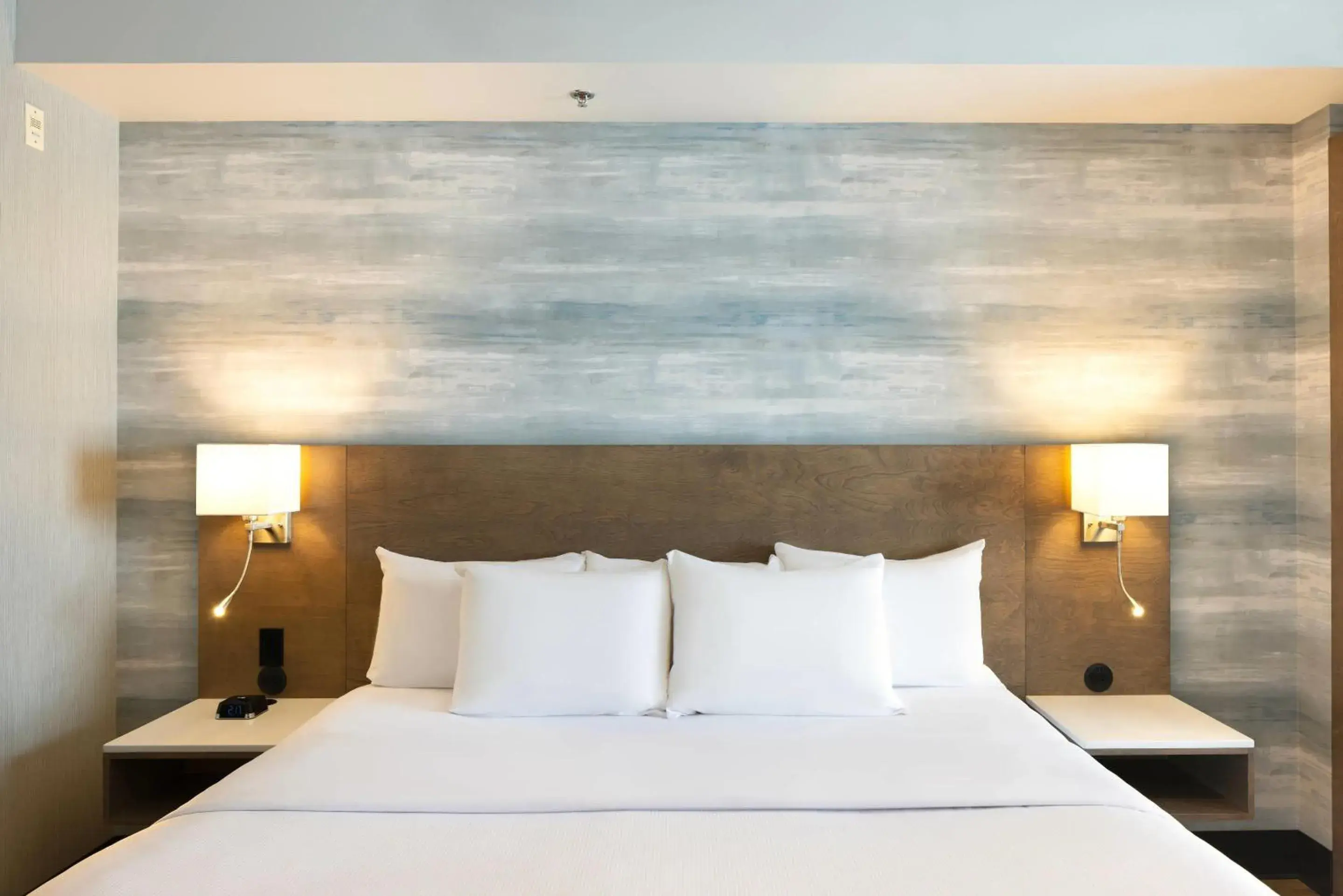 Bedroom, Bed in Quality Inn & Suites Bedroom, Bed in Quality Inn & Suites