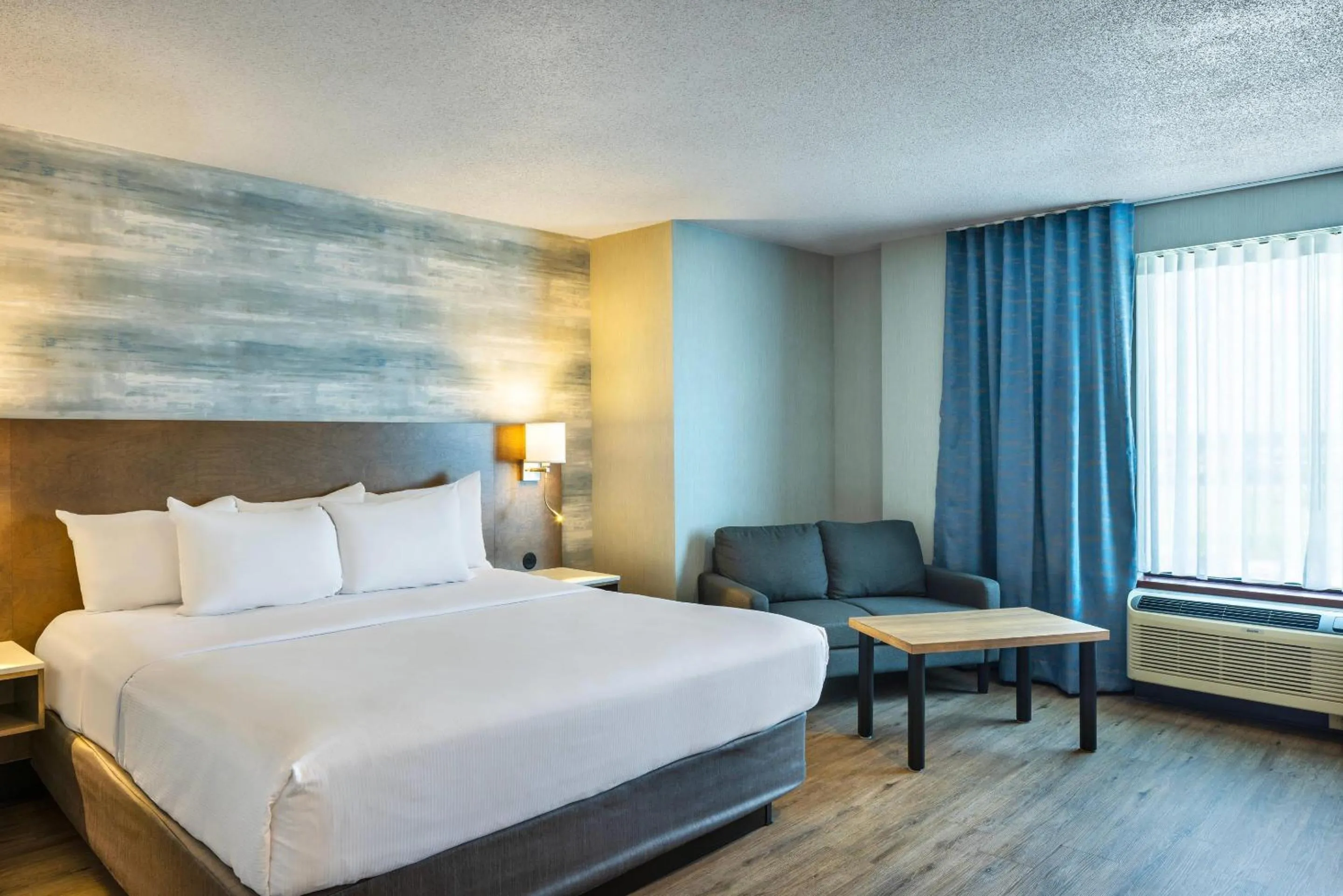 Bedroom, Bed in Quality Inn & Suites