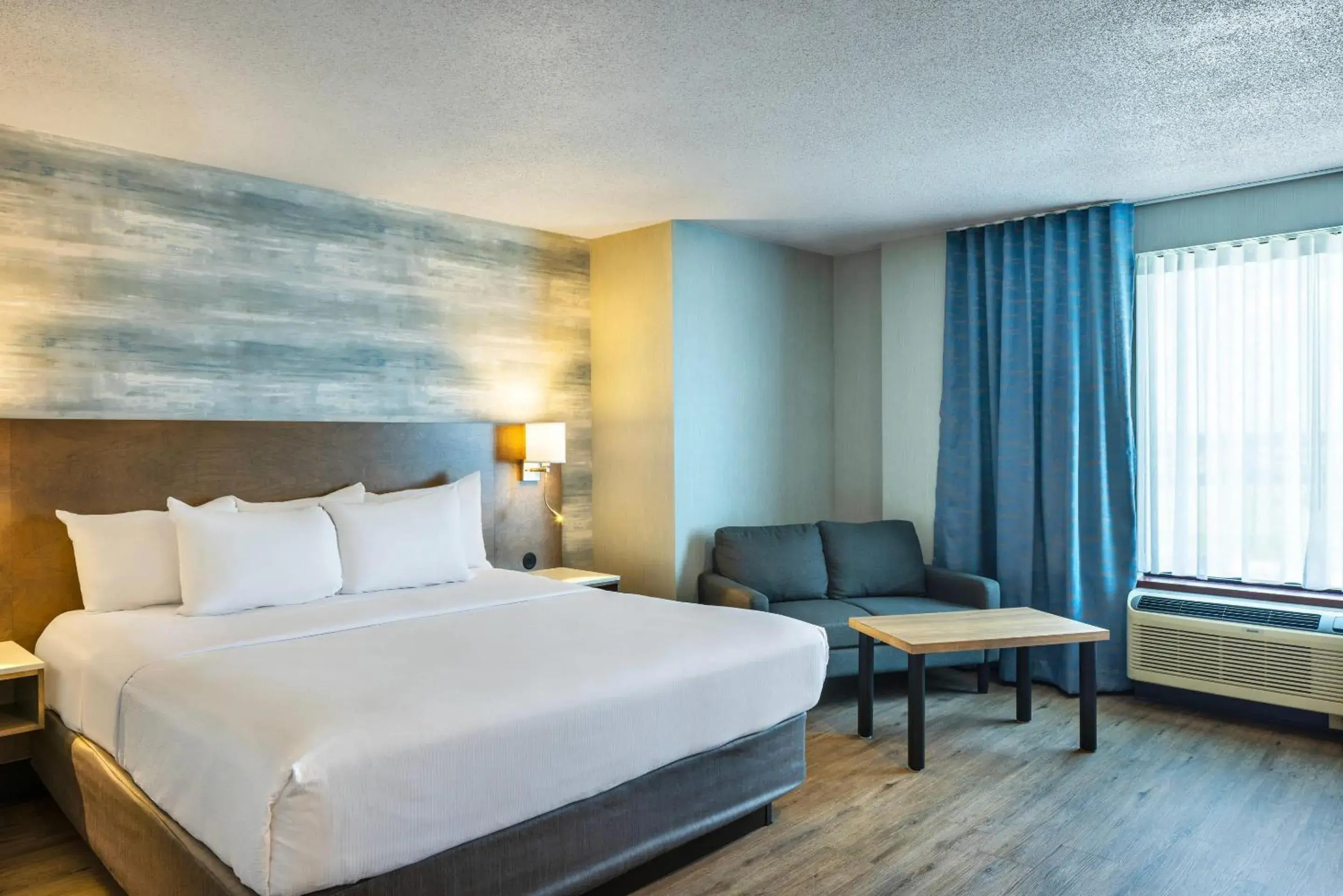 Bedroom, Bed in Quality Inn & Suites Bedroom, Bed in Quality Inn & Suites