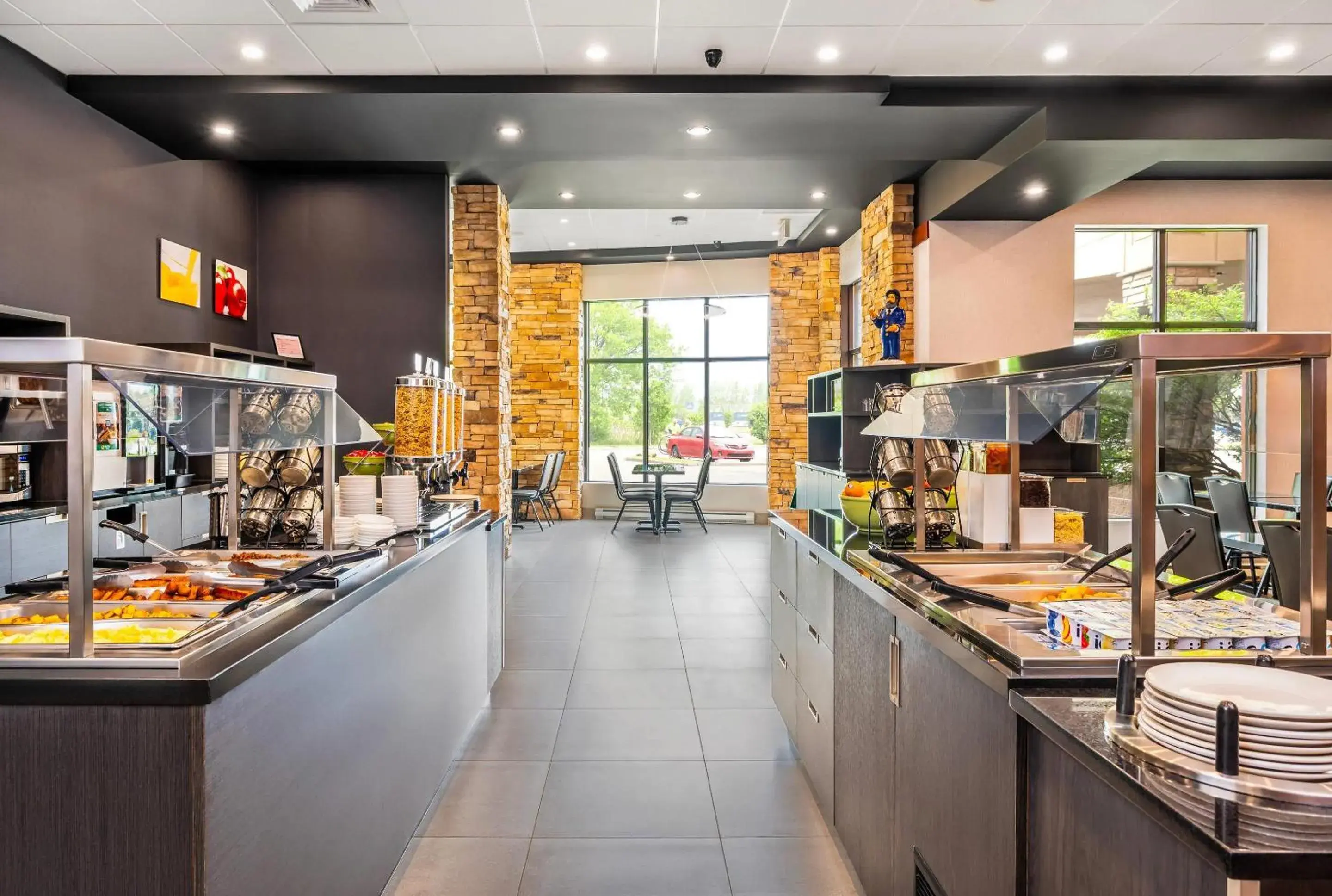 Breakfast in Quality Inn & Suites Breakfast in Quality Inn & Suites