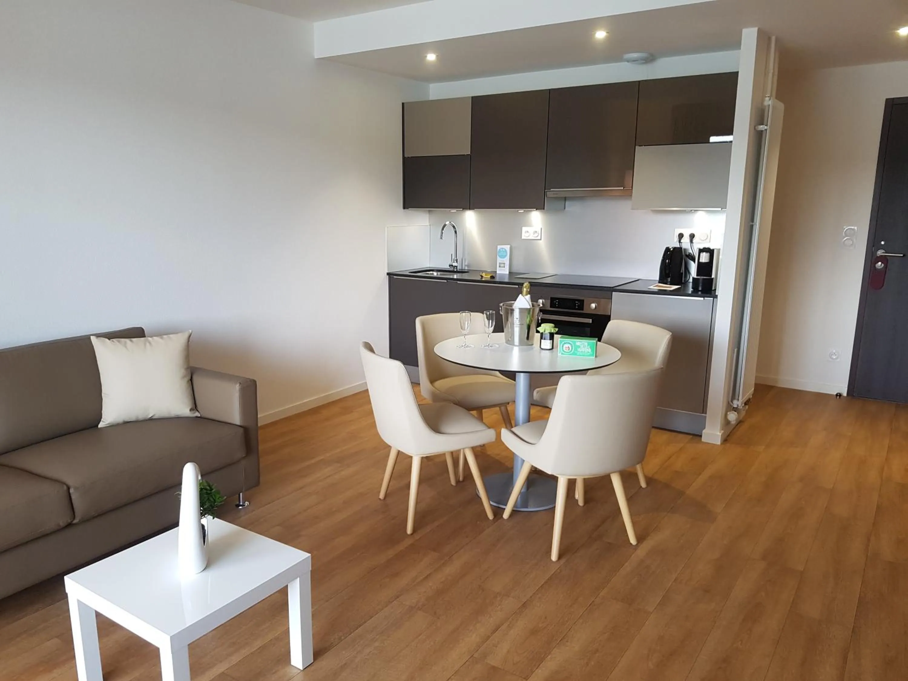 Kitchen or kitchenette in Hotel Spa Les Rives Sauvages