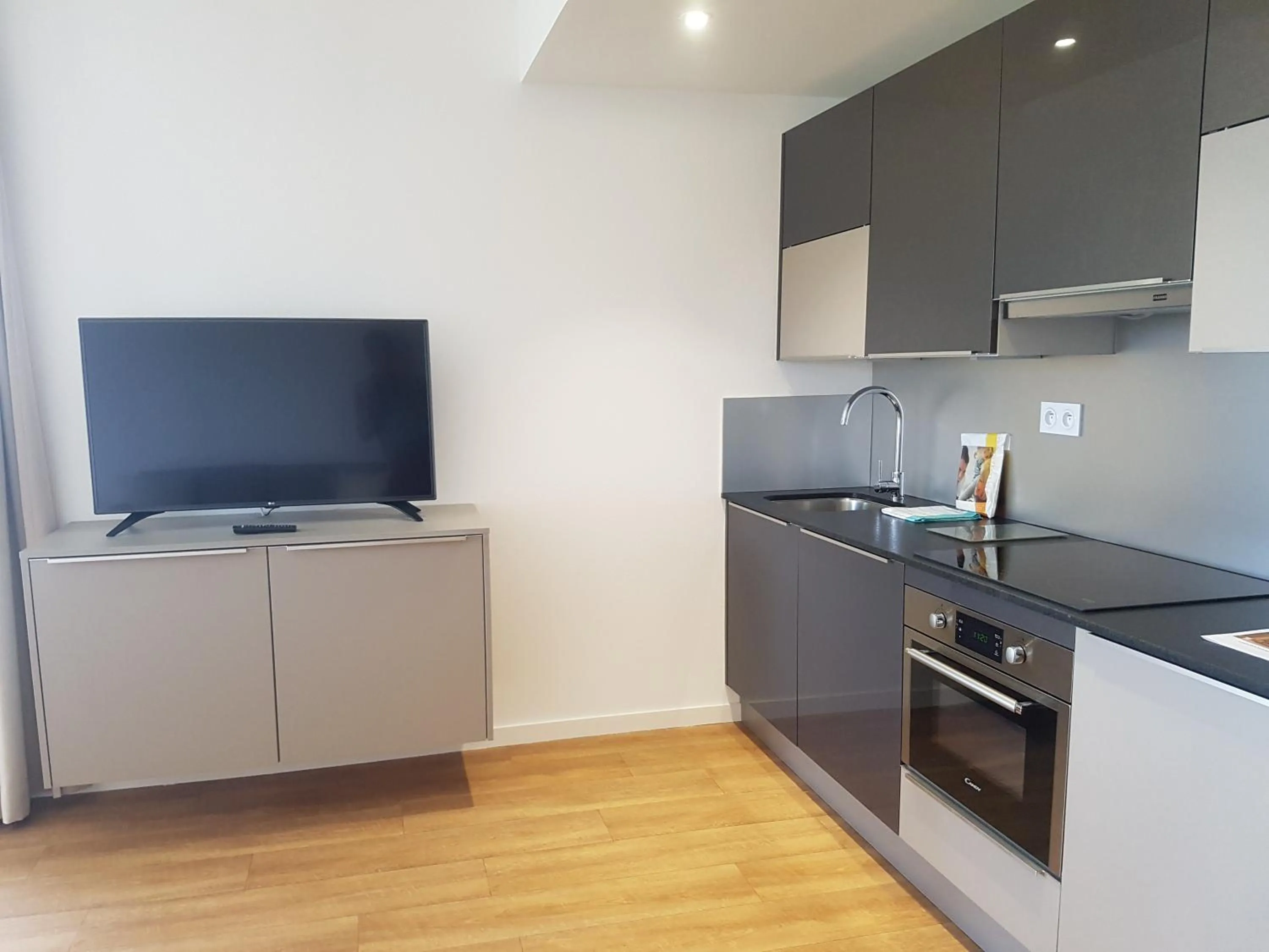 TV and multimedia in Hotel Spa Les Rives Sauvages