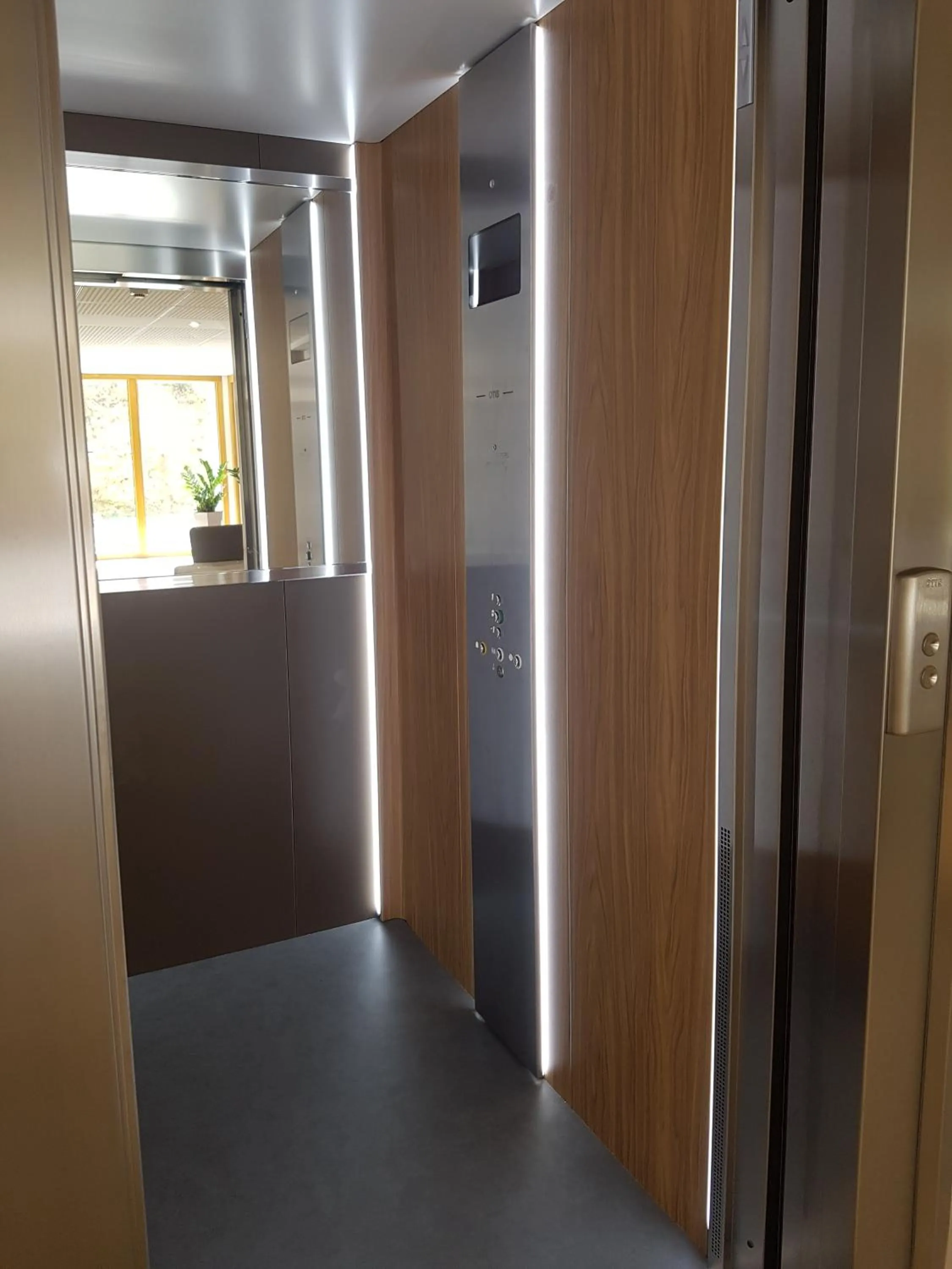 elevator in Hotel Spa Les Rives Sauvages