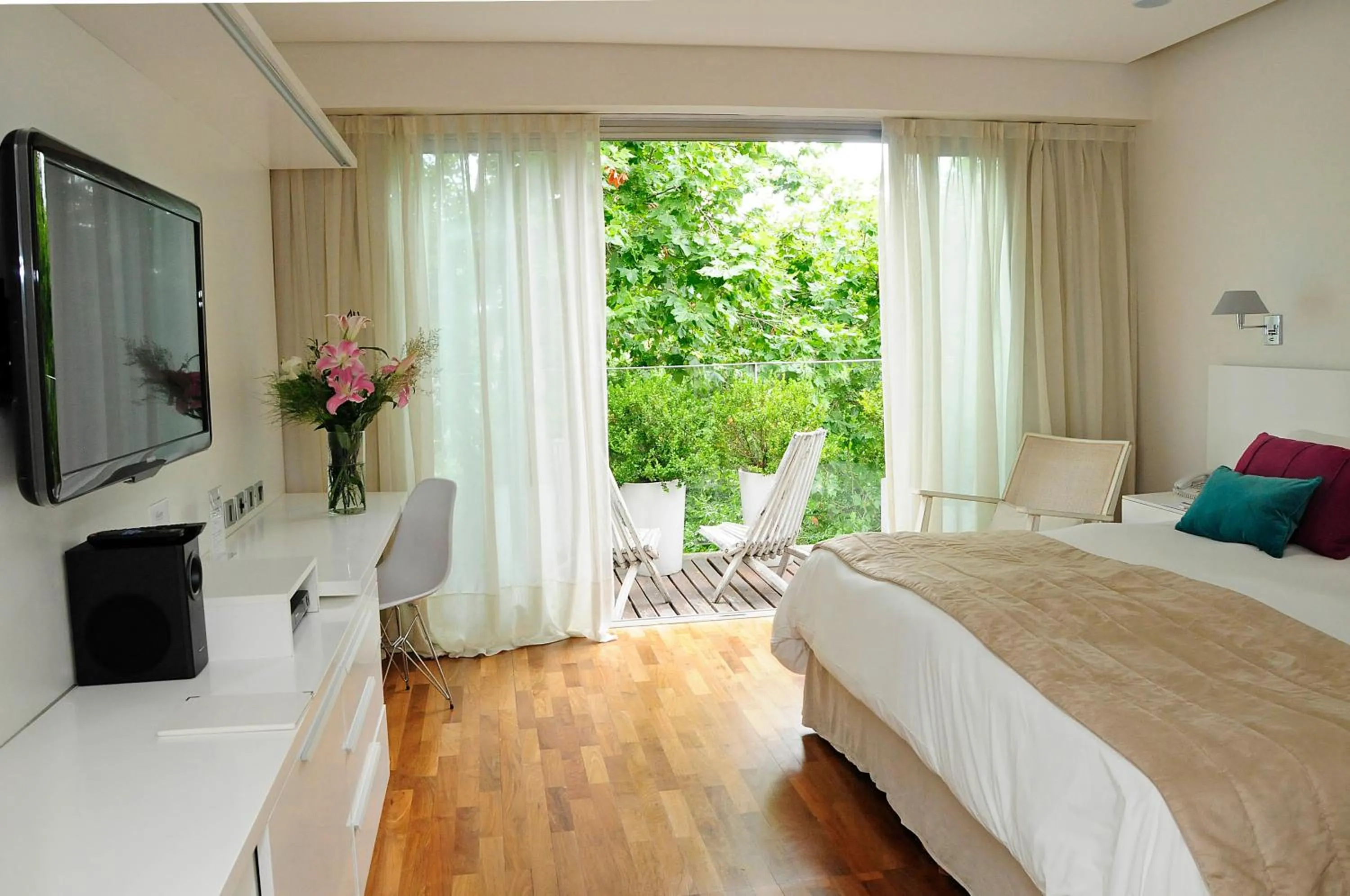 Day, Bed in Ilum Experience Home