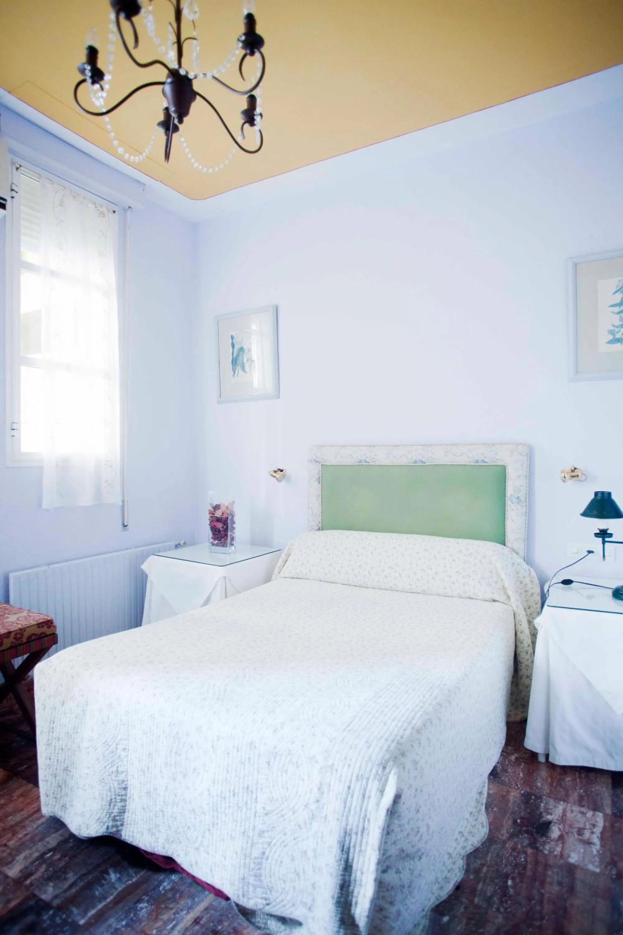 Bed in La Posada del Moro