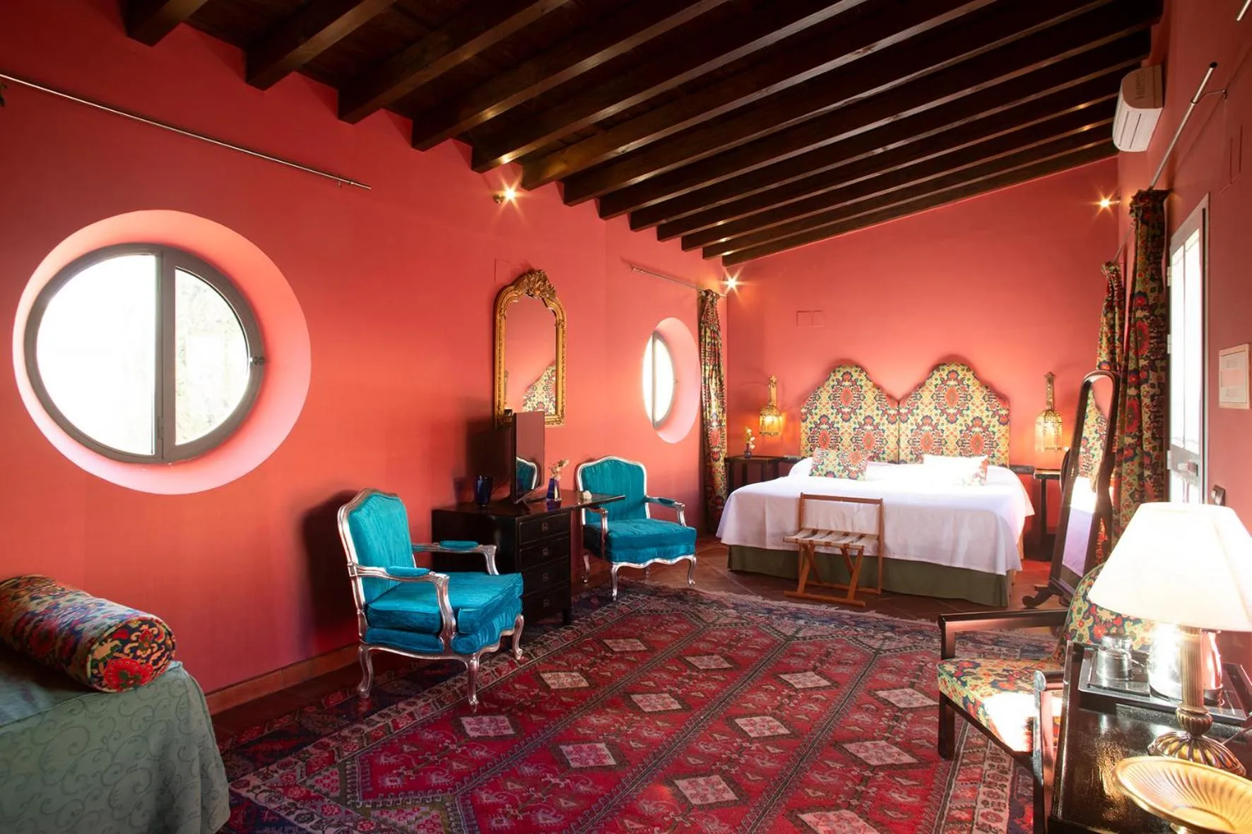 Bed in La Posada del Moro