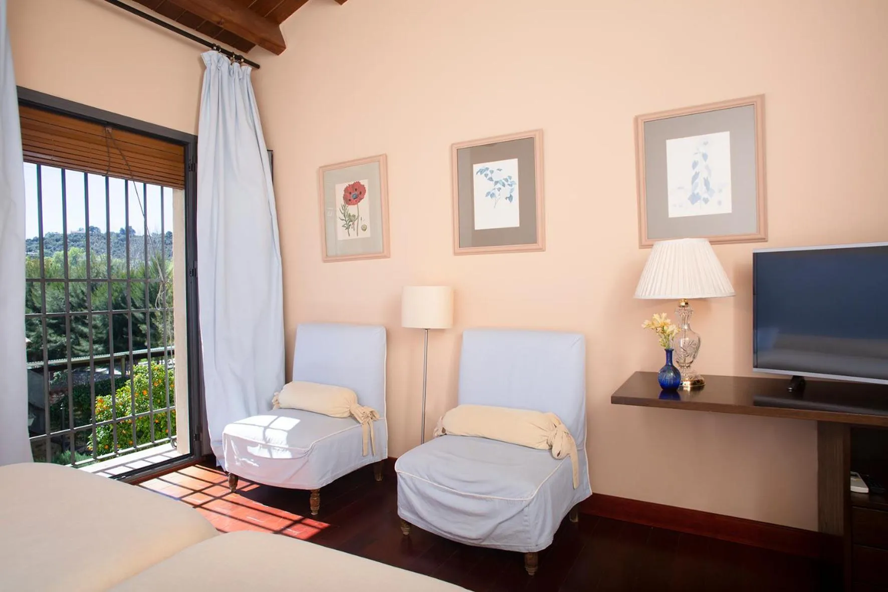 Bed in La Posada del Moro