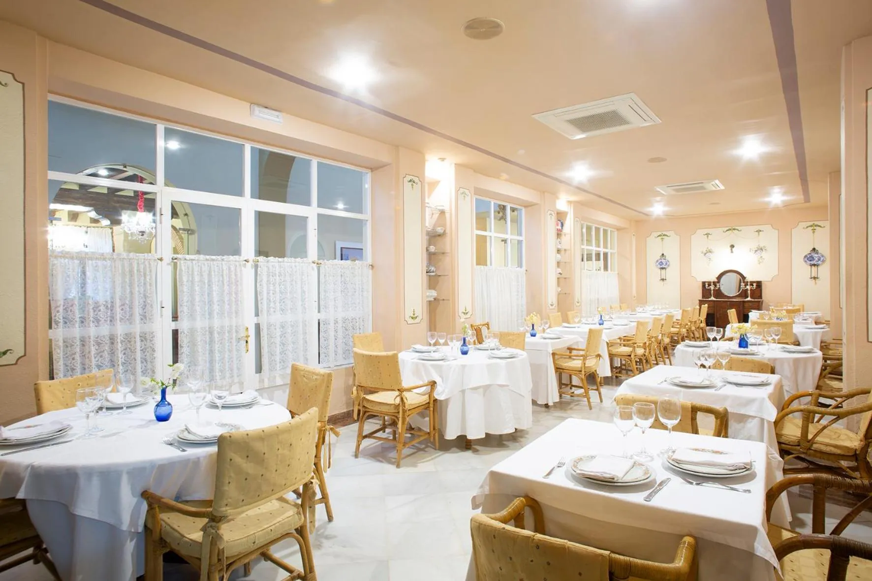 Restaurant/places to eat in La Posada del Moro