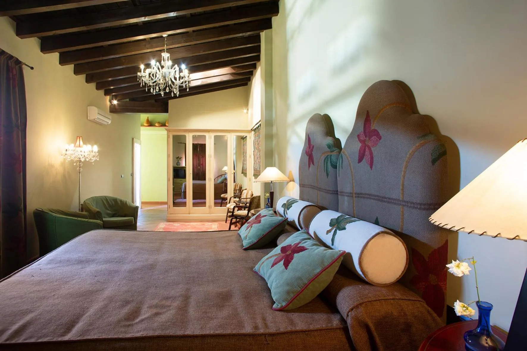 Photo of the whole room, Bed in La Posada del Moro