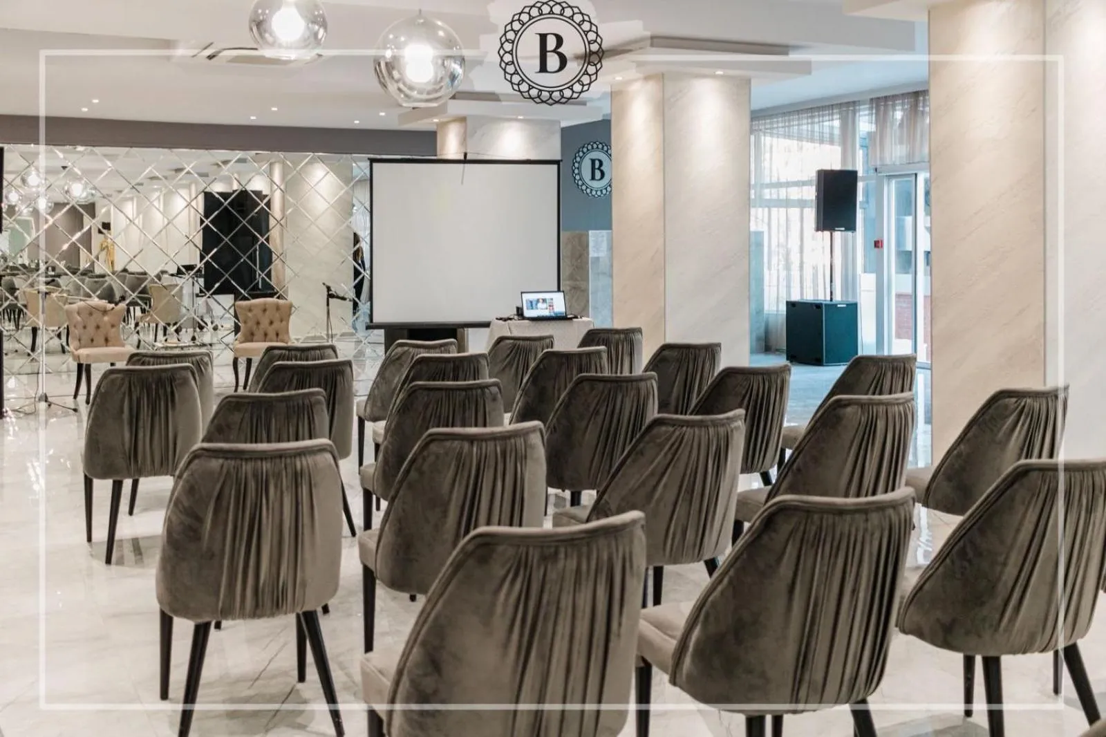 TV and multimedia in Hotel Balkan