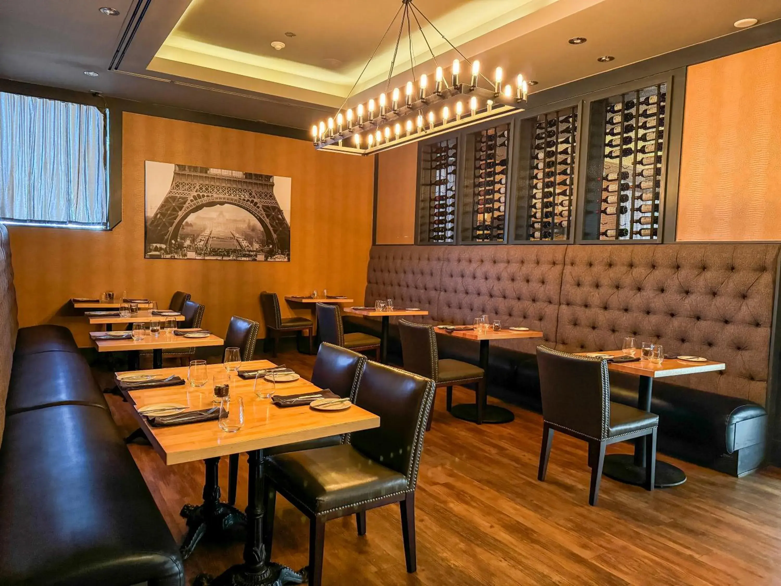 Restaurant/places to eat in Ramada Plaza by Wyndham Niagara Falls Restaurant/places to eat in Ramada Plaza by Wyndham Niagara Falls