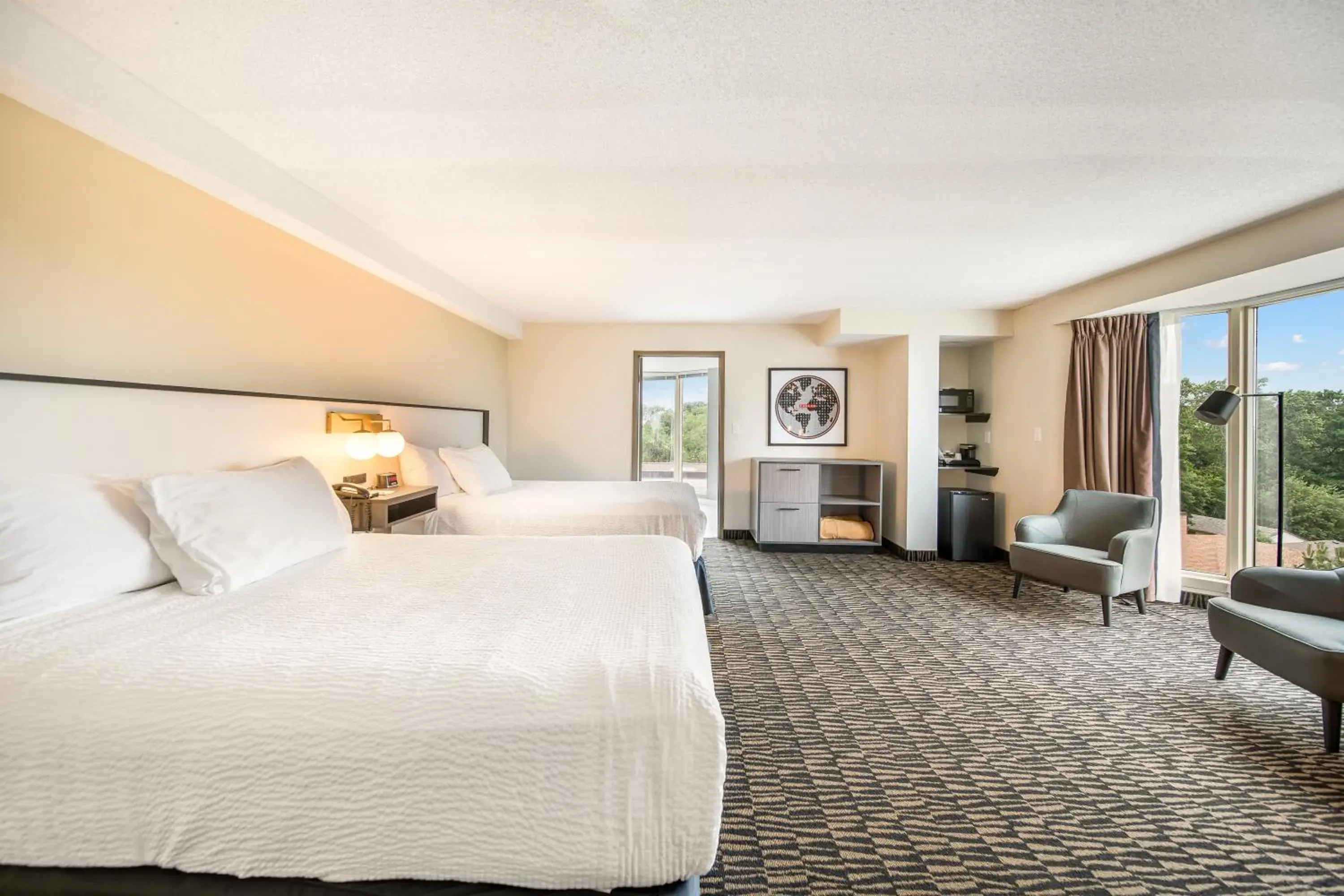 Bed in Ramada Plaza by Wyndham Niagara Falls Bed in Ramada Plaza by Wyndham Niagara Falls