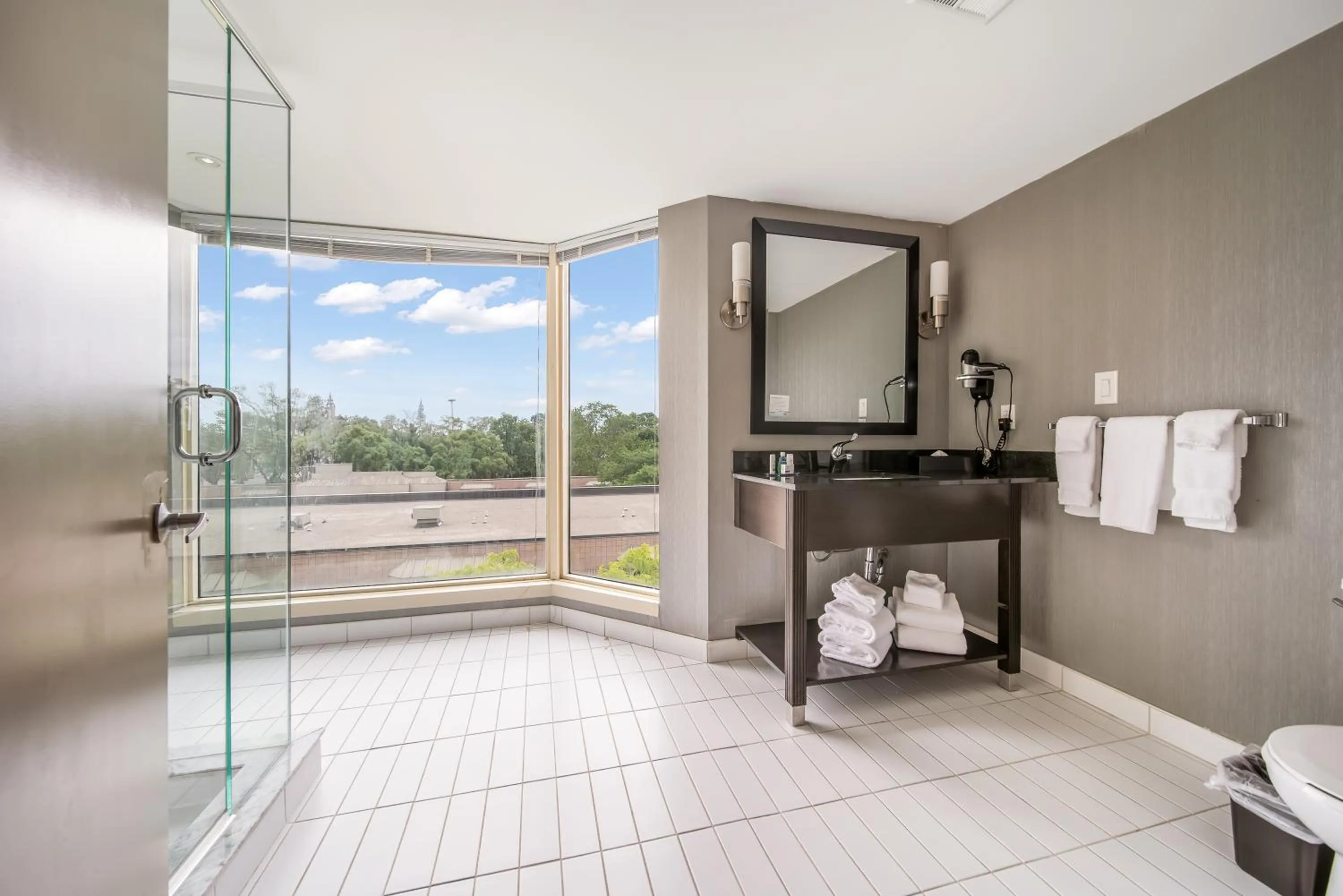 Ramada Plaza by Wyndham Niagara Falls