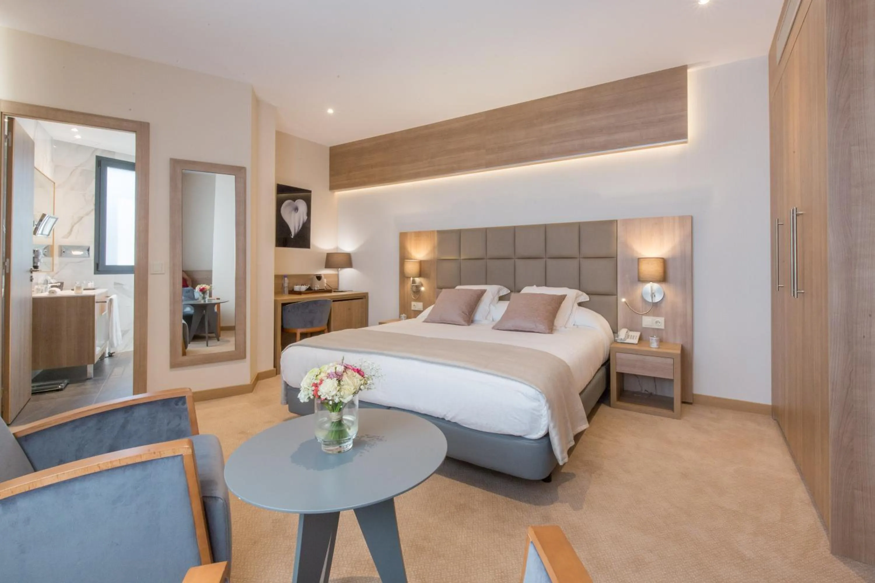 Photo of the whole room, Bed in Lamaraz Hotels