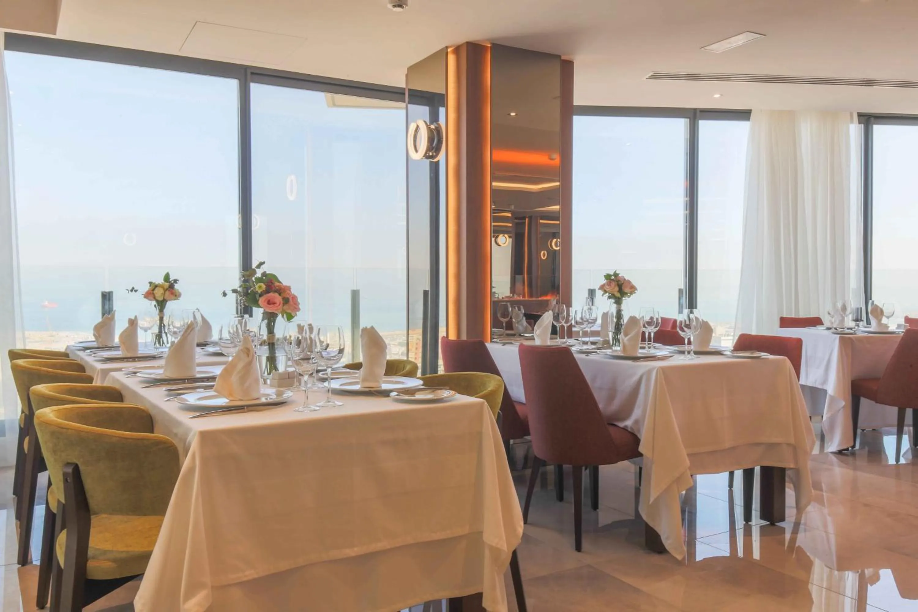 Restaurant/places to eat in Lamaraz Hotels