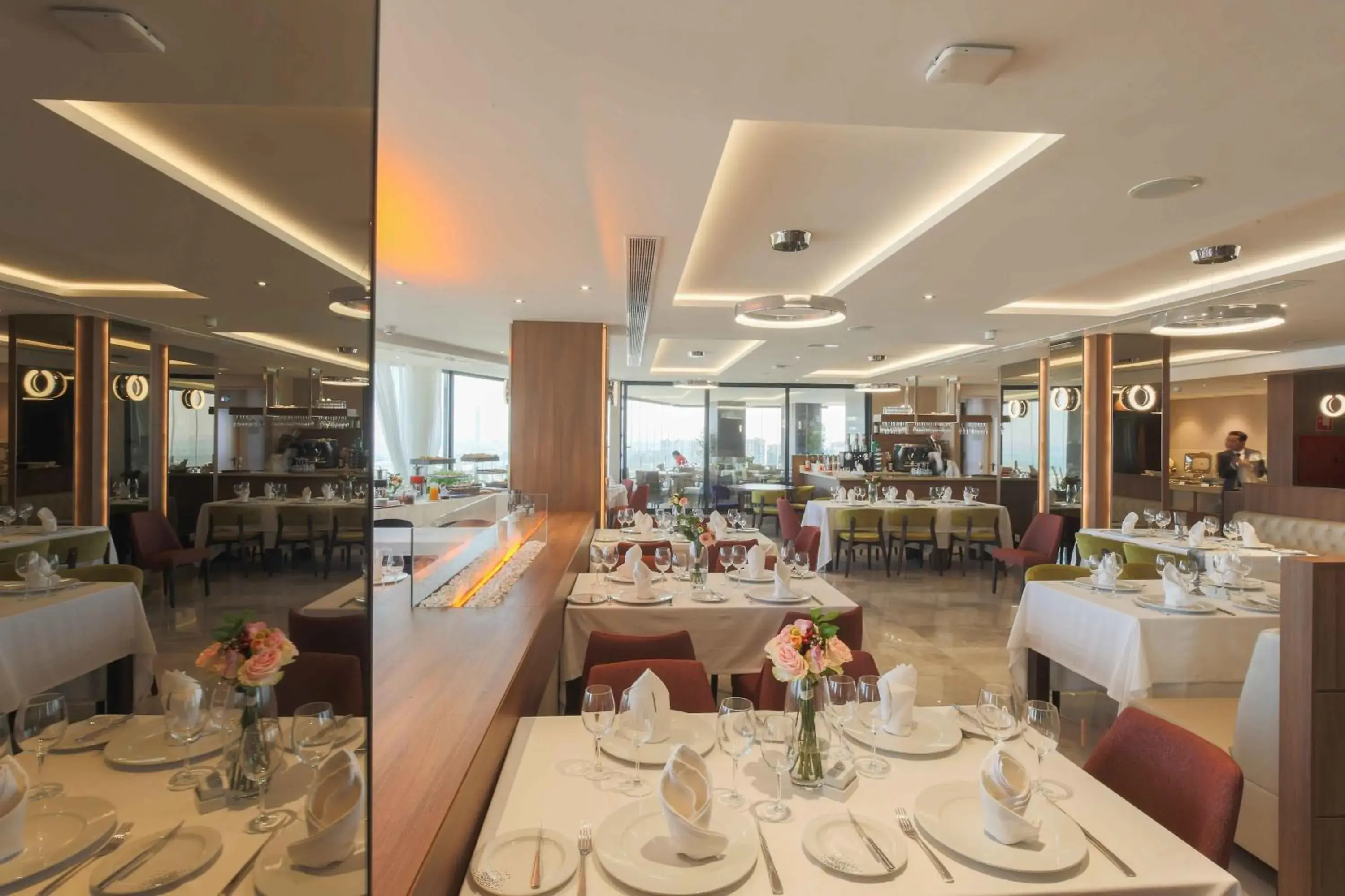 Restaurant/places to eat in Lamaraz Hotels Restaurant/places to eat in Lamaraz Hotels