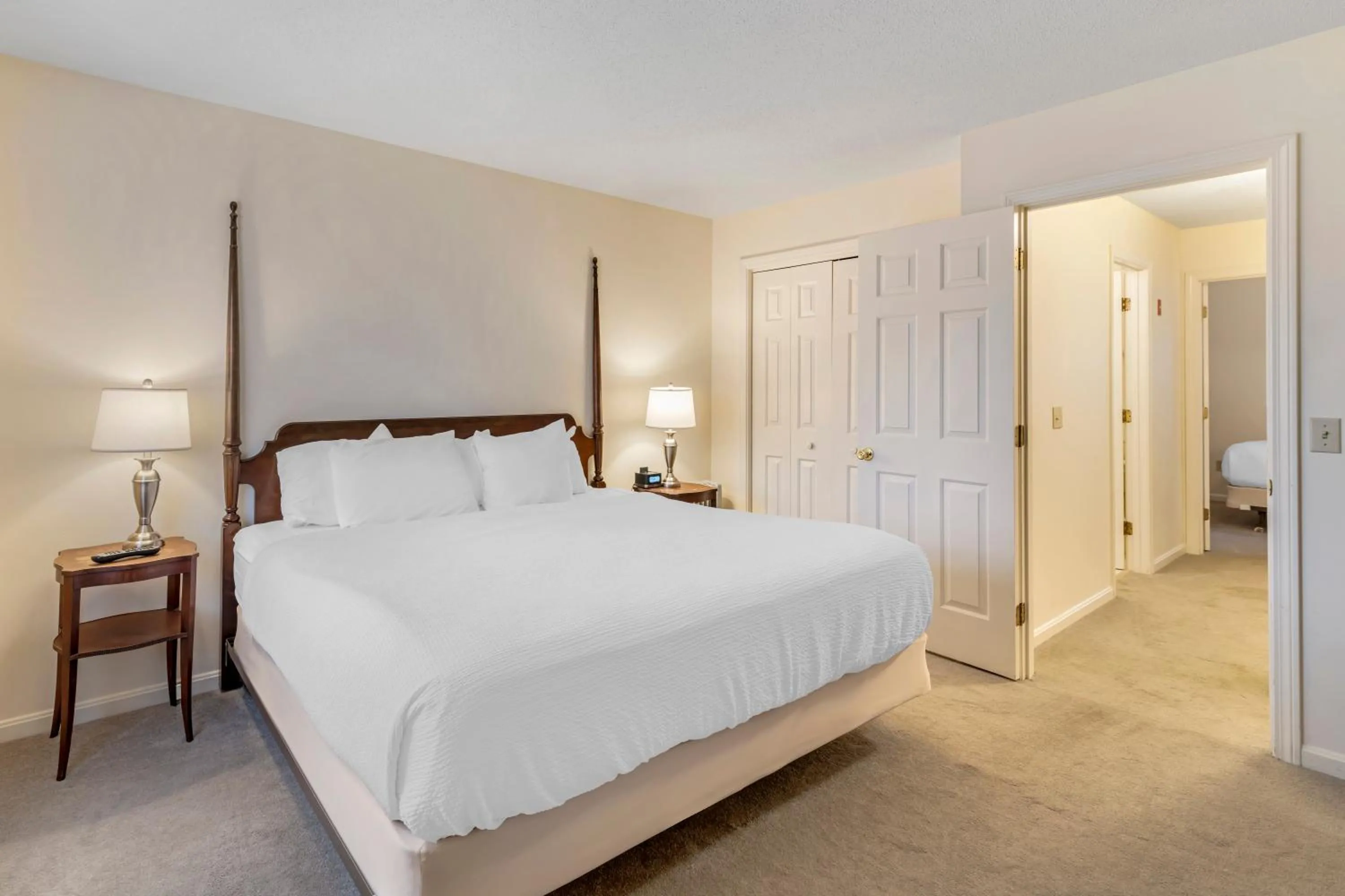 Bed in The Harraseeket Inn & Event House Freeport Downtown