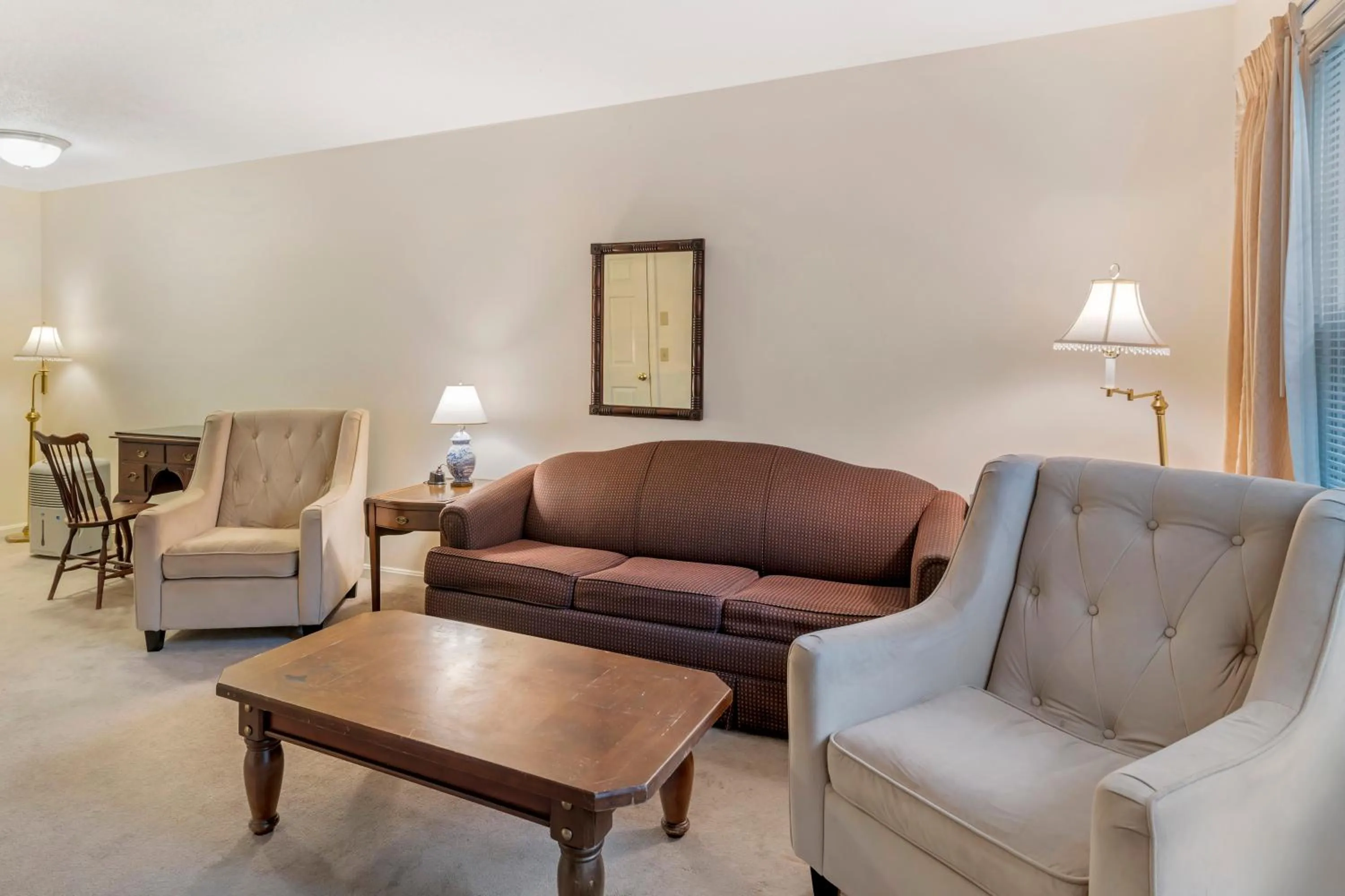 Living room in The Harraseeket Inn & Event House Freeport Downtown