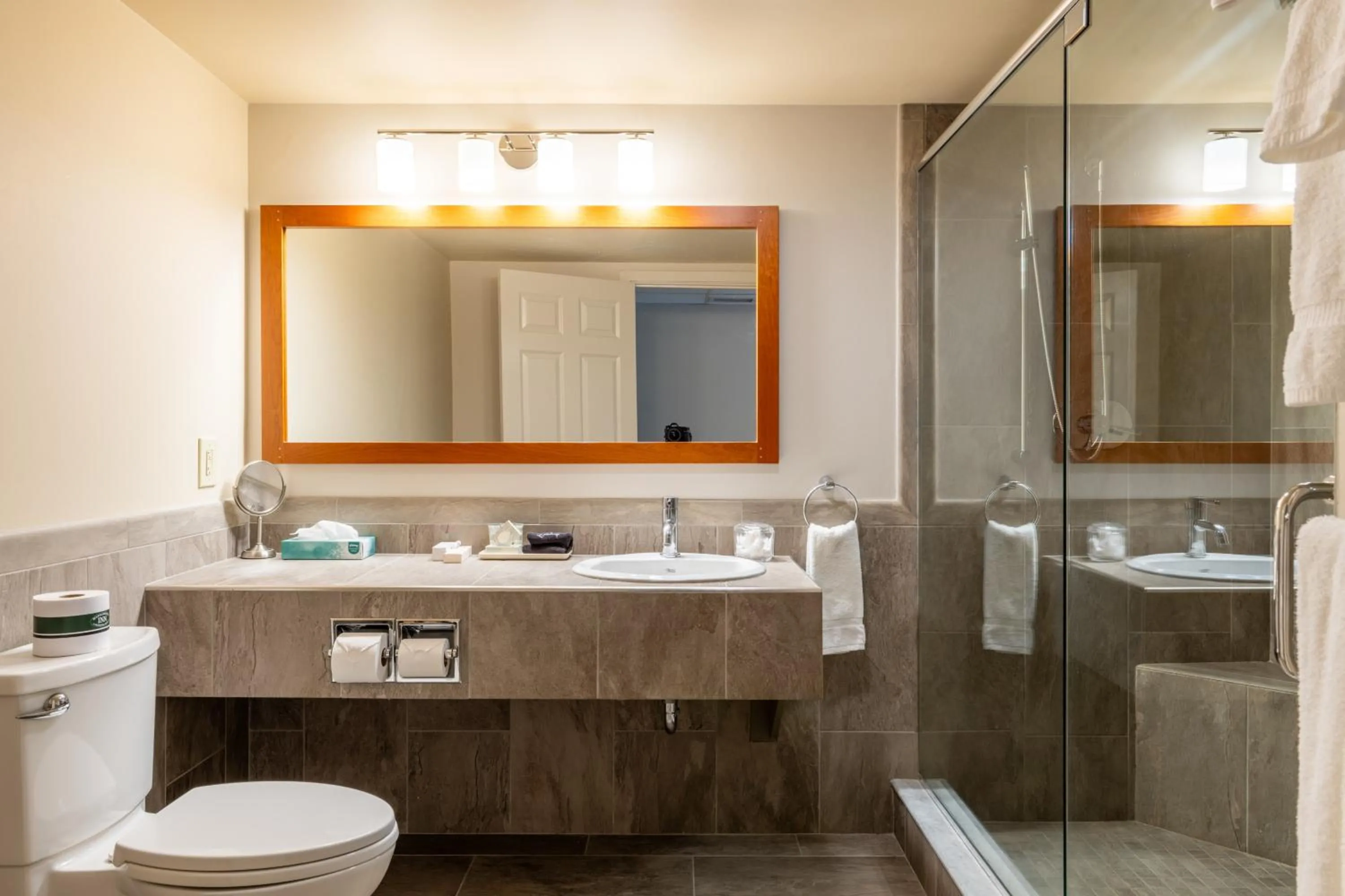 Bathroom in The Harraseeket Inn & Event House Freeport Downtown