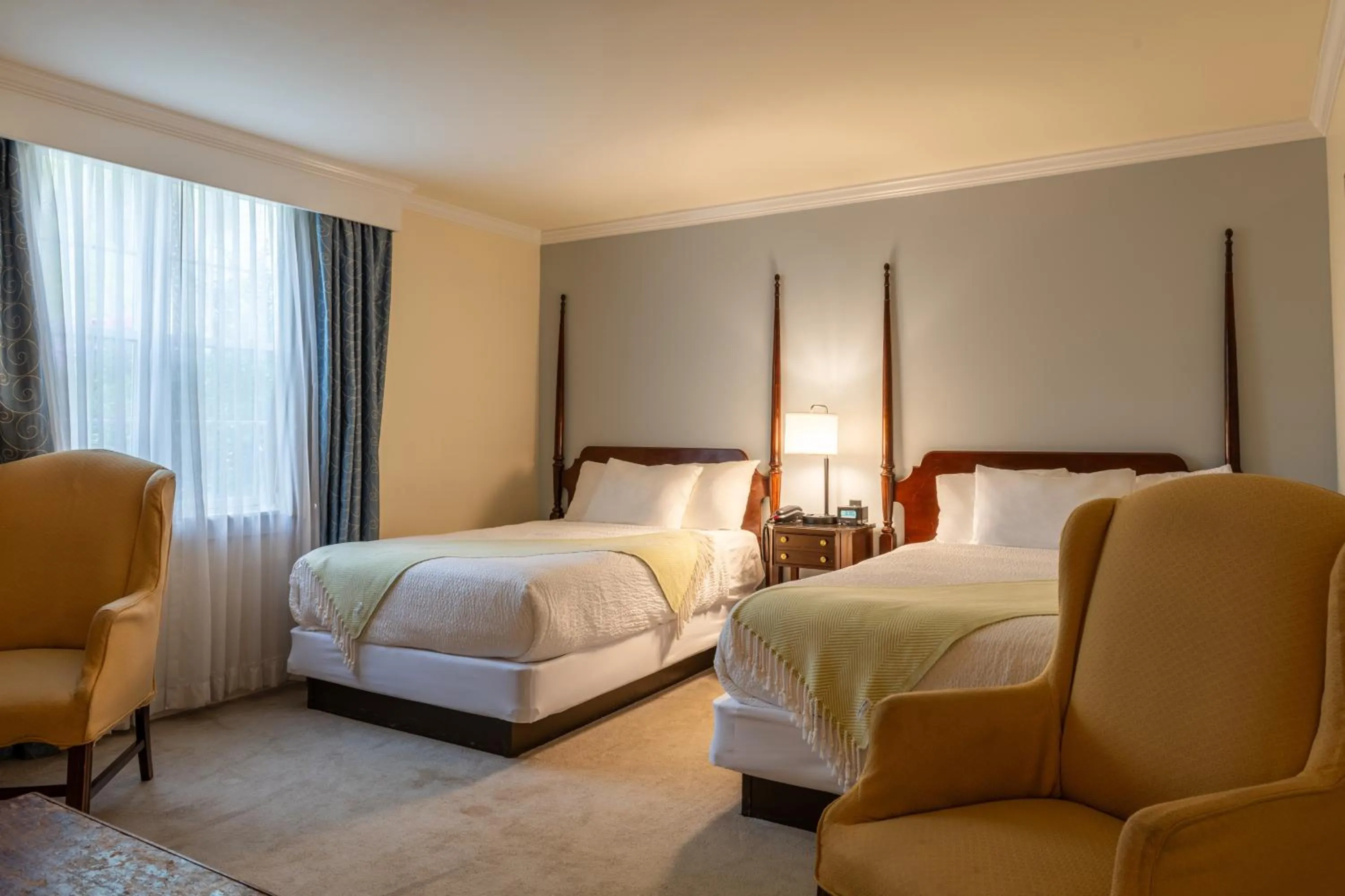 Bed in The Harraseeket Inn & Event House Freeport Downtown