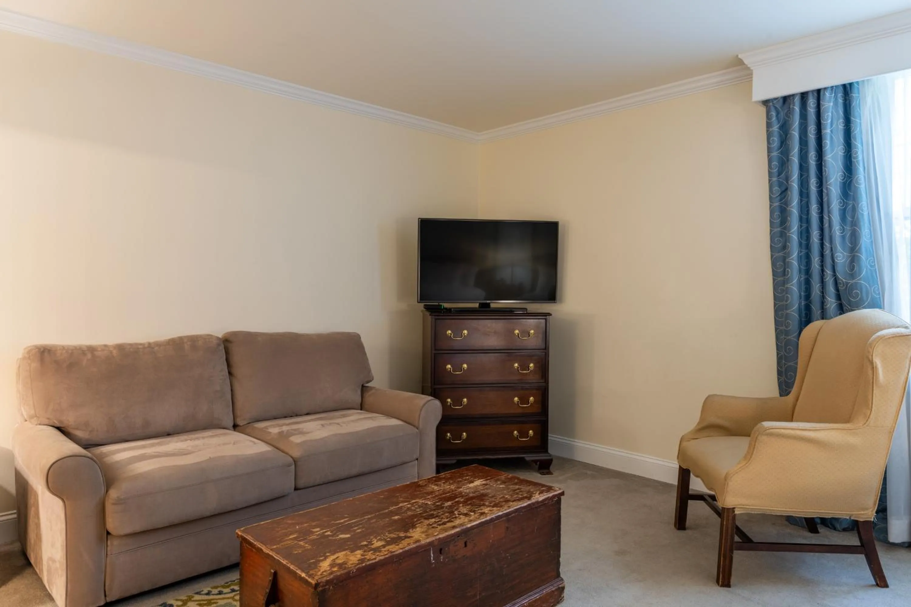 TV and multimedia in The Harraseeket Inn & Event House Freeport Downtown