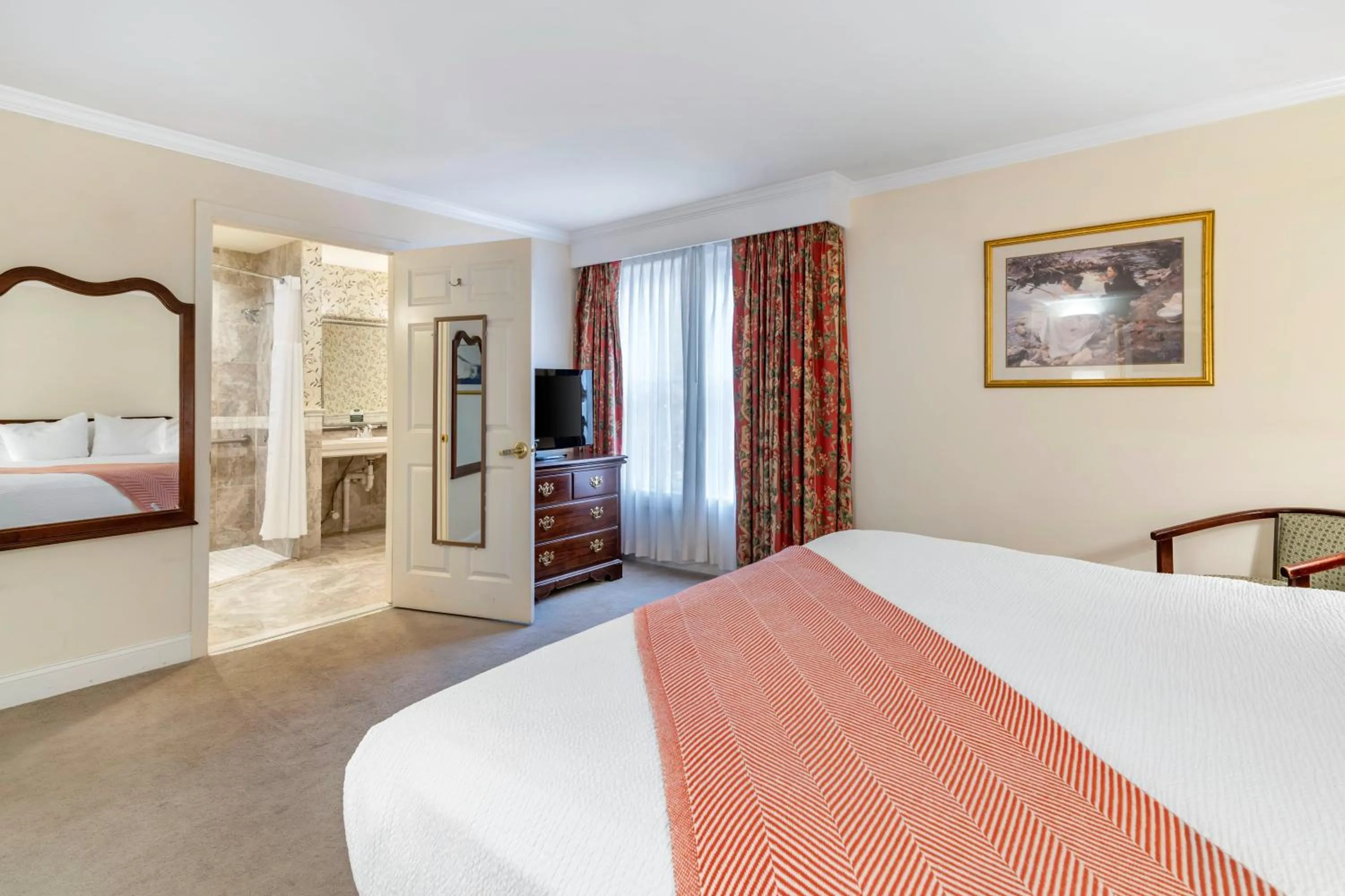 Bed in The Harraseeket Inn & Event House Freeport Downtown